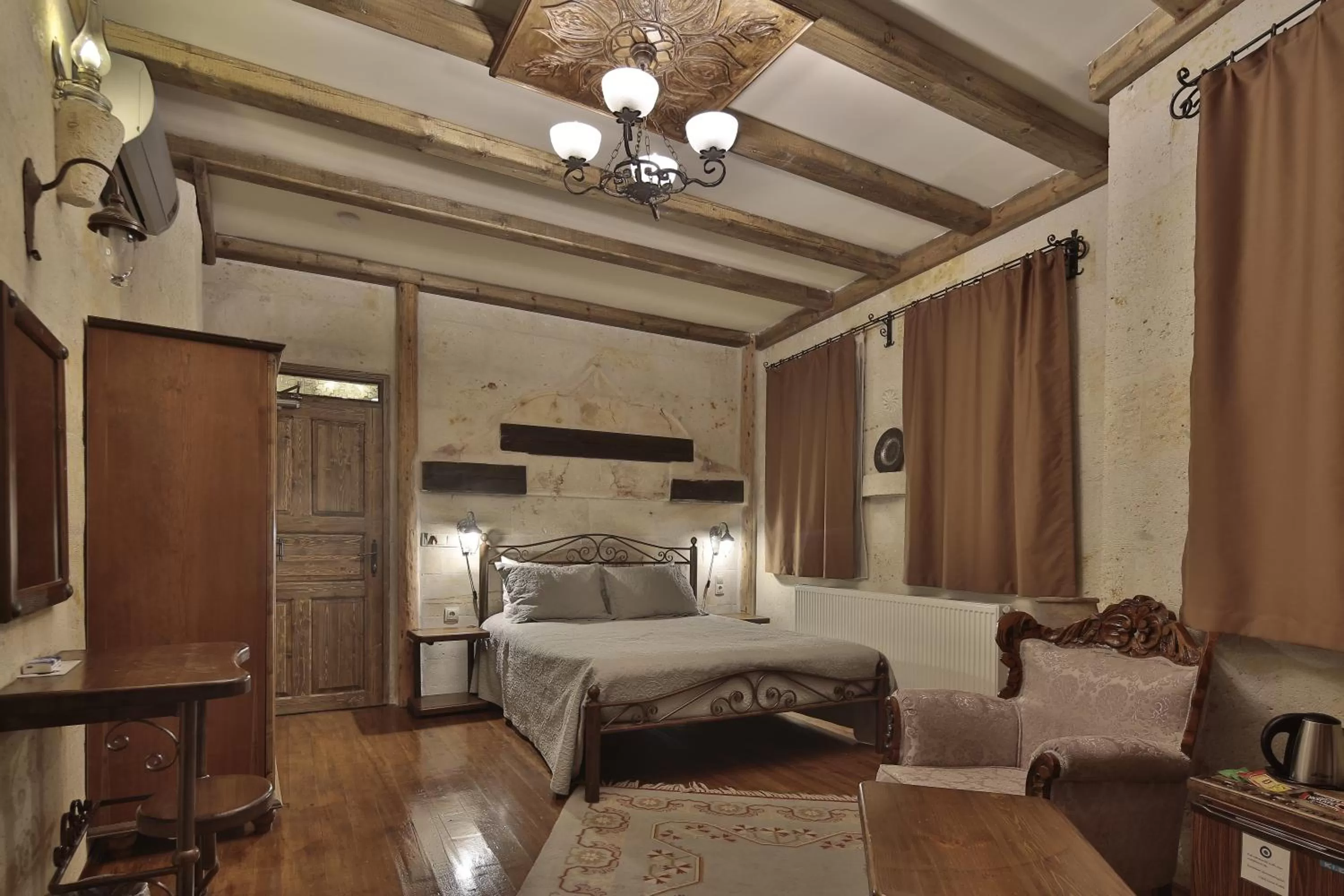 Property building in Vista Cave Hotel