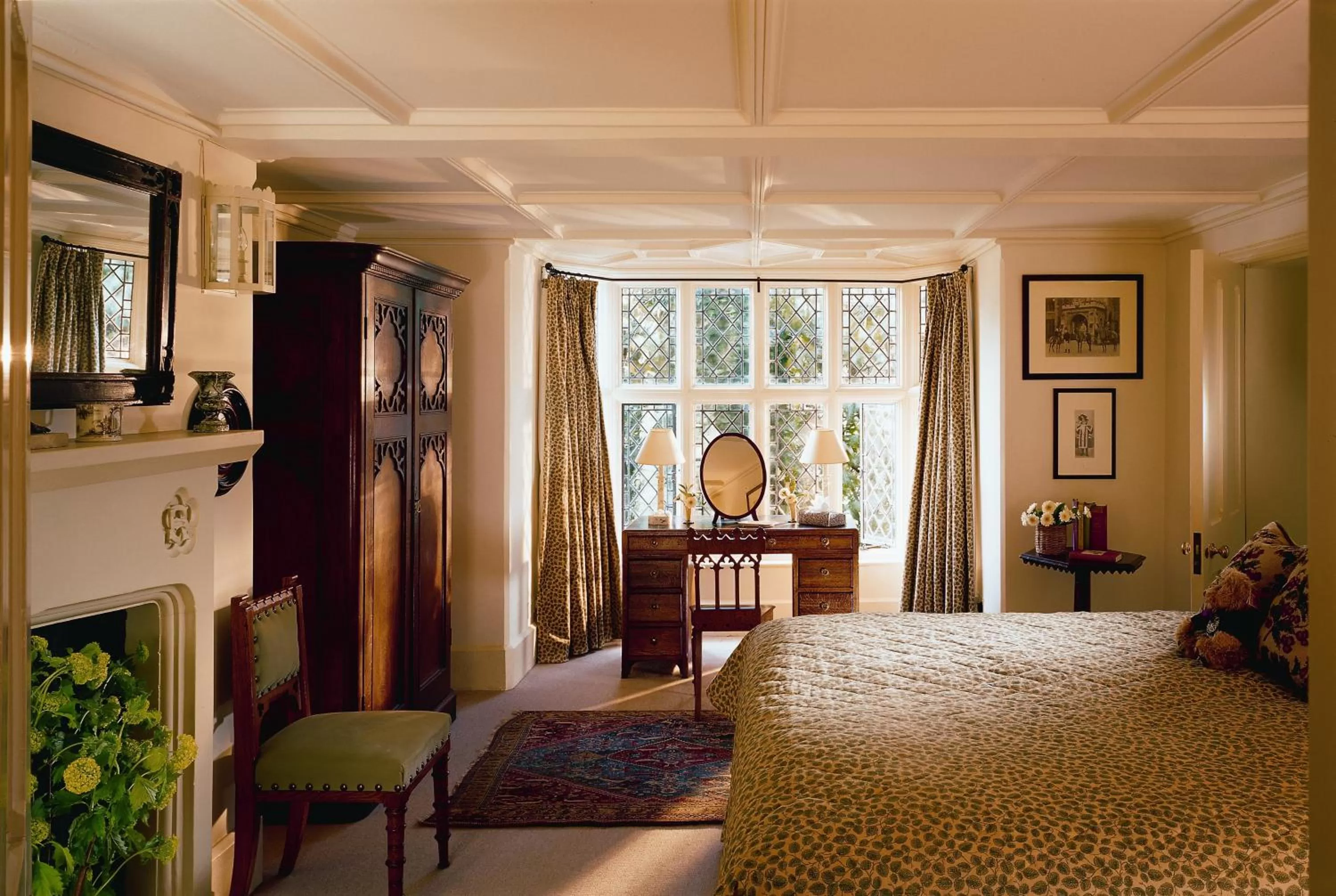 Photo of the whole room, Bed in Cliveden House - an Iconic Luxury Hotel