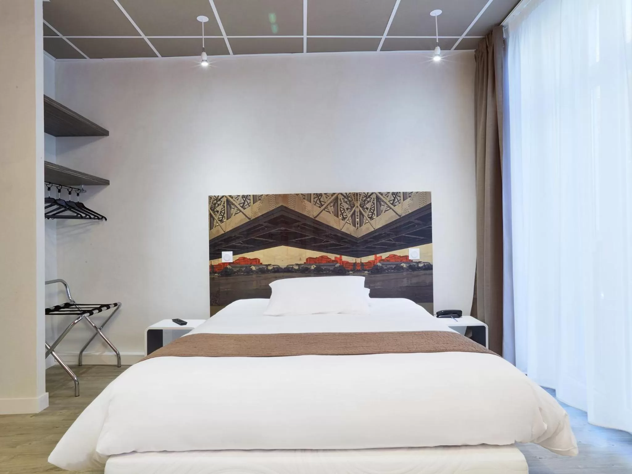 Bed in Kyriad Nantes Centre Graslin