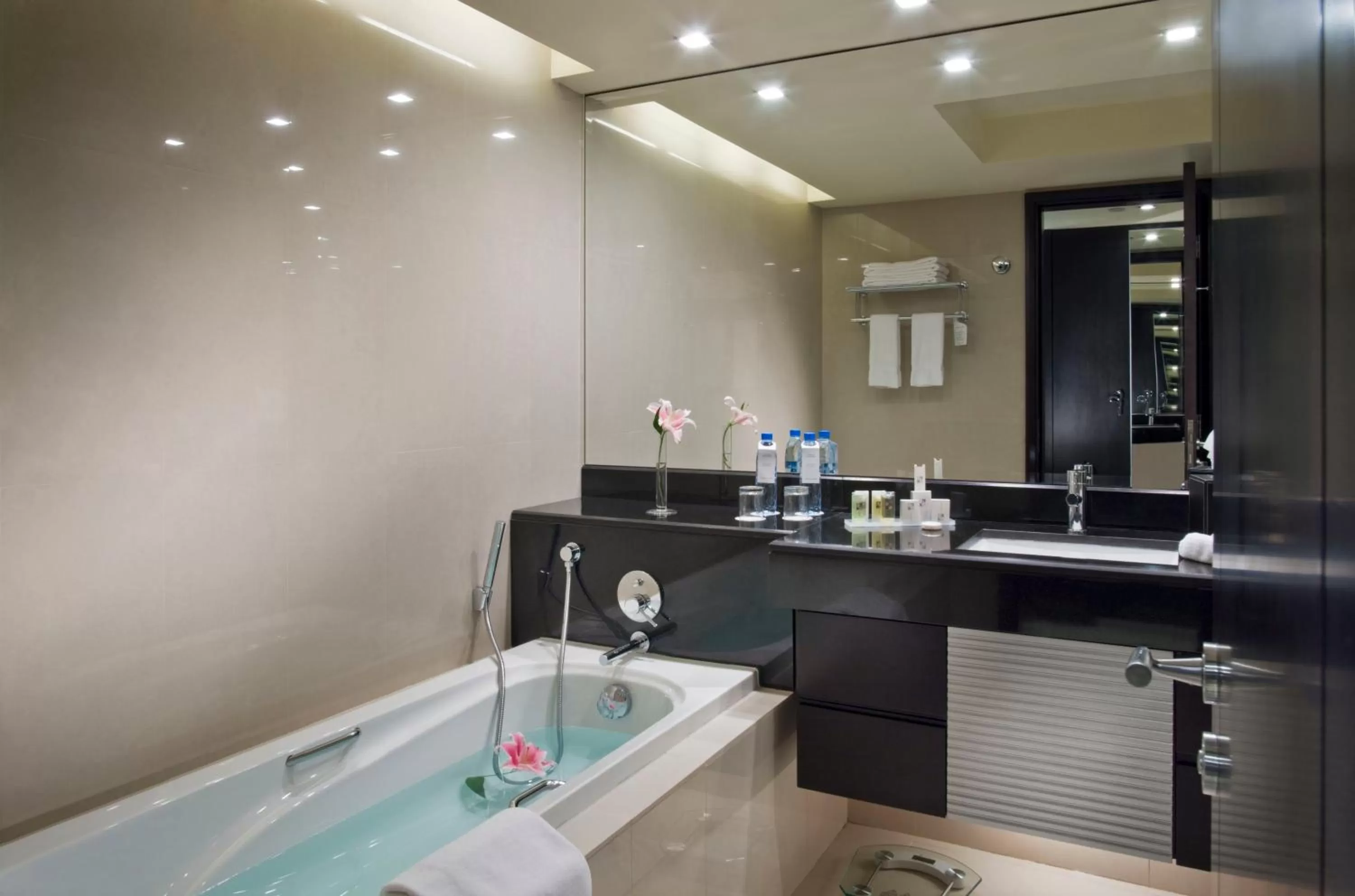 Bathroom in Mercure Gold Hotel Jumeirah Dubai by Accor