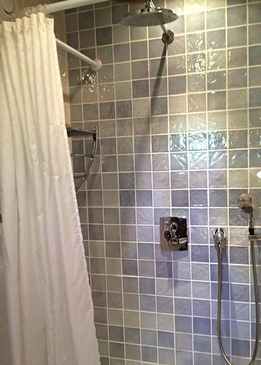 Bathroom in Woodstock B & B Studios