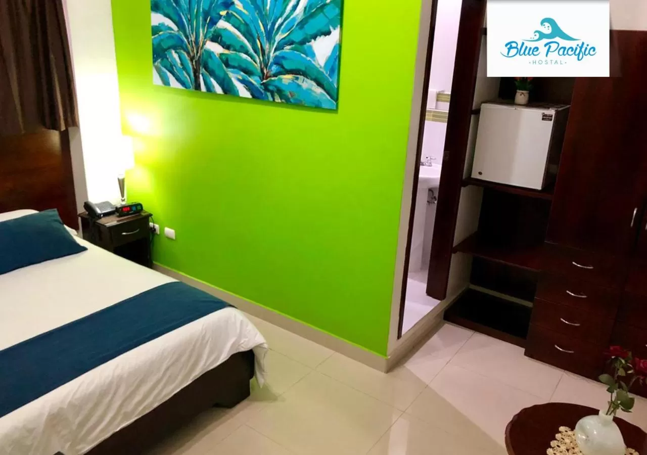 Bedroom, Bed in Hostal Blue Pacific