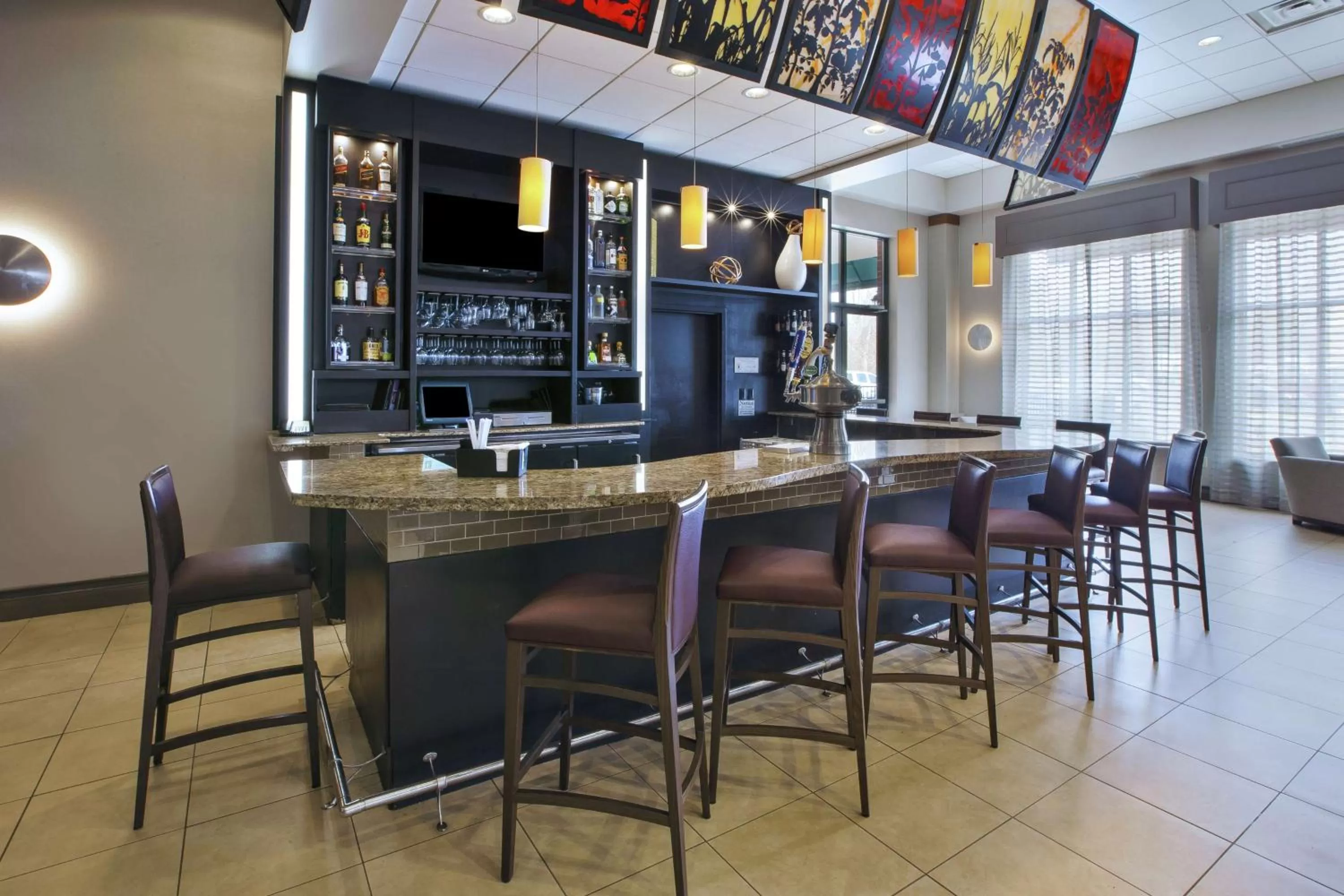 Lounge or bar in Embassy Suites Columbus - Airport