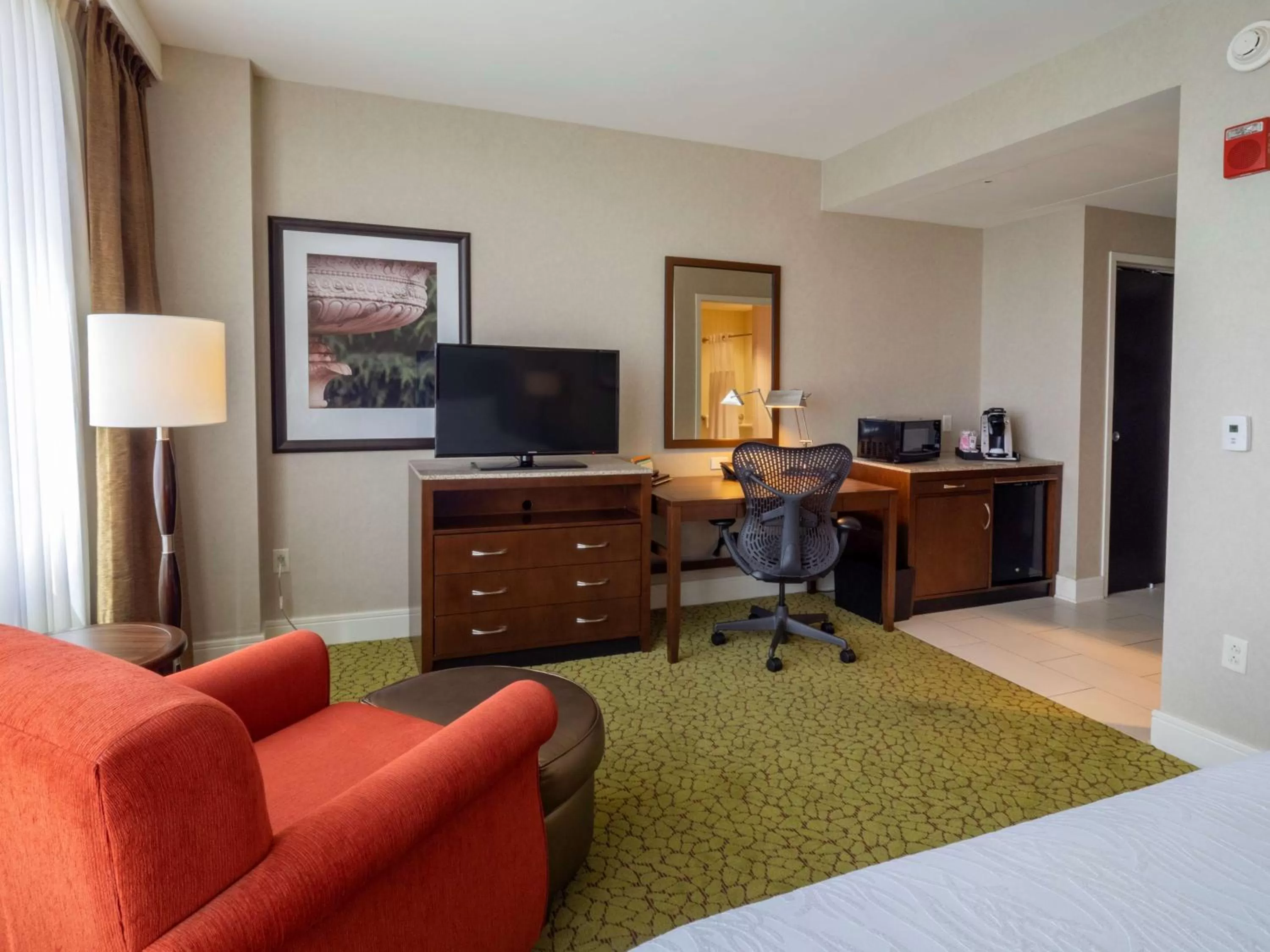 Bedroom, Bed in The Hilton Garden Inn Buffalo-Downtown