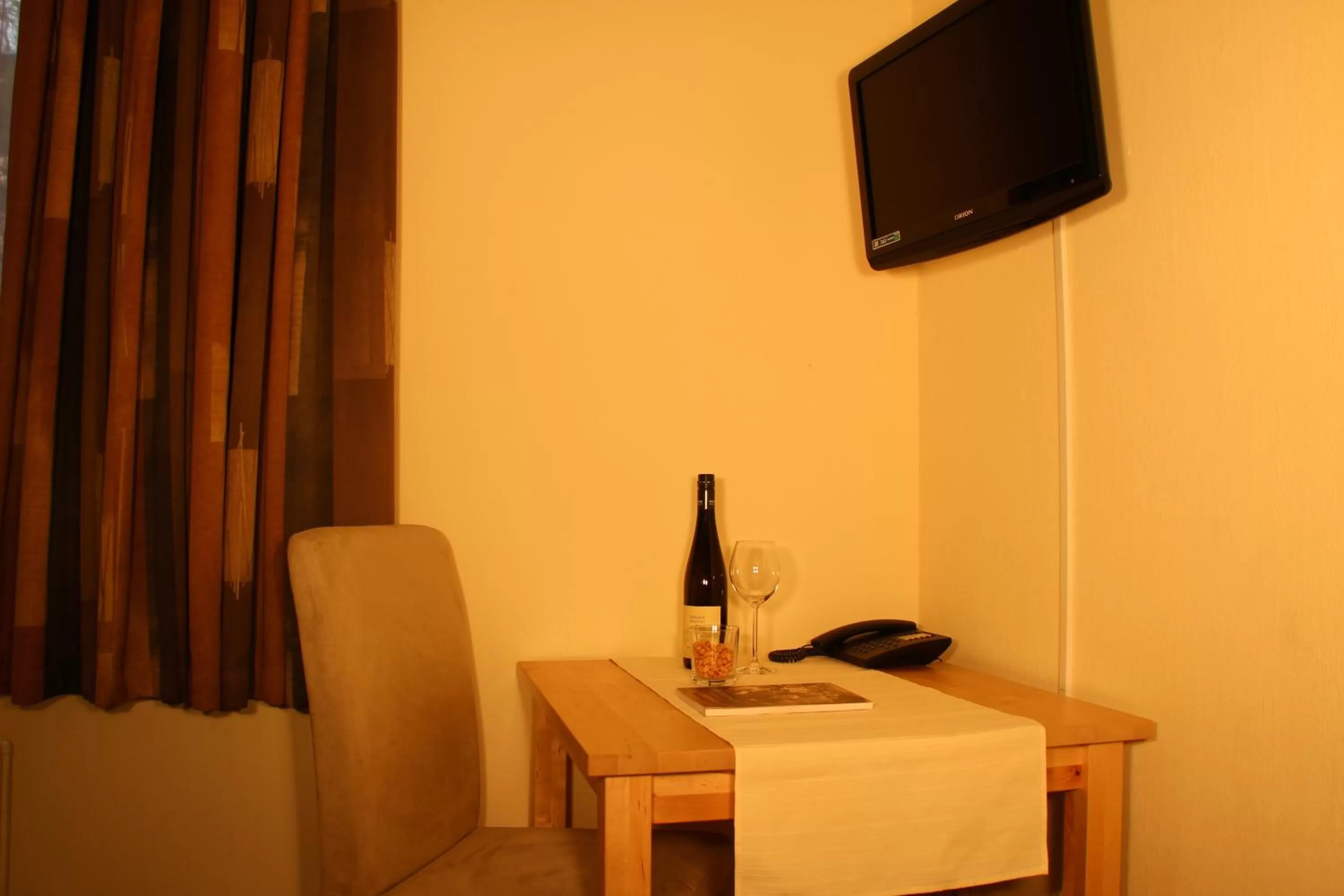 Single Room in Achilleon III