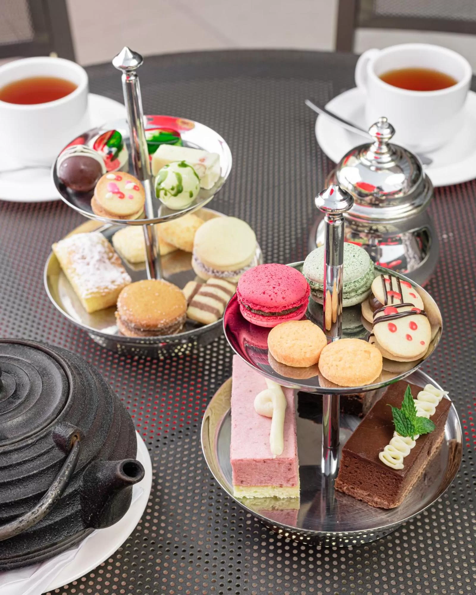 Restaurant/places to eat in DiplomaticHotel