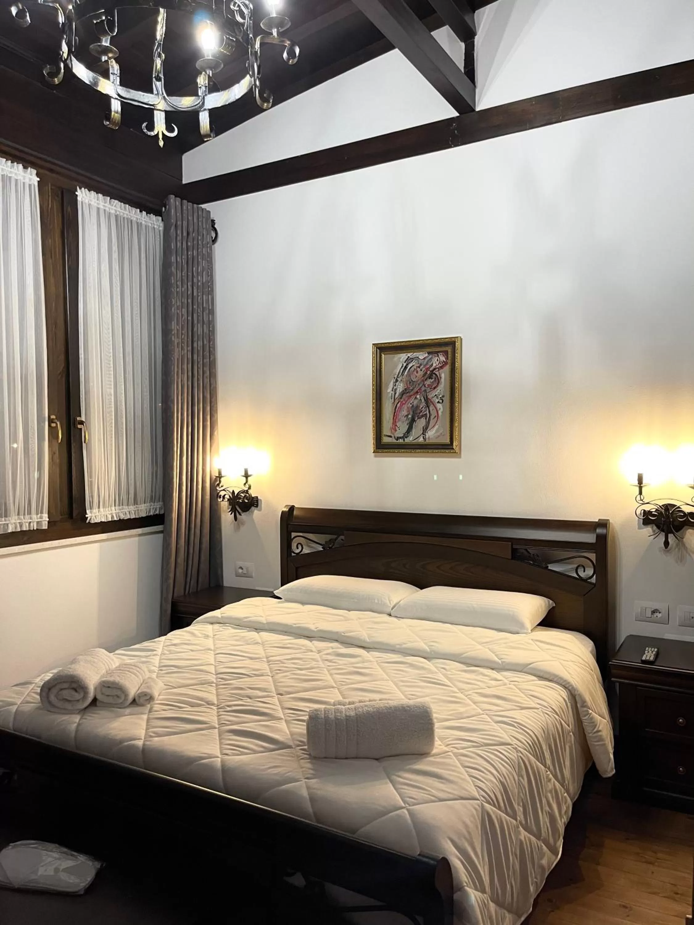 Bed in White House Berat