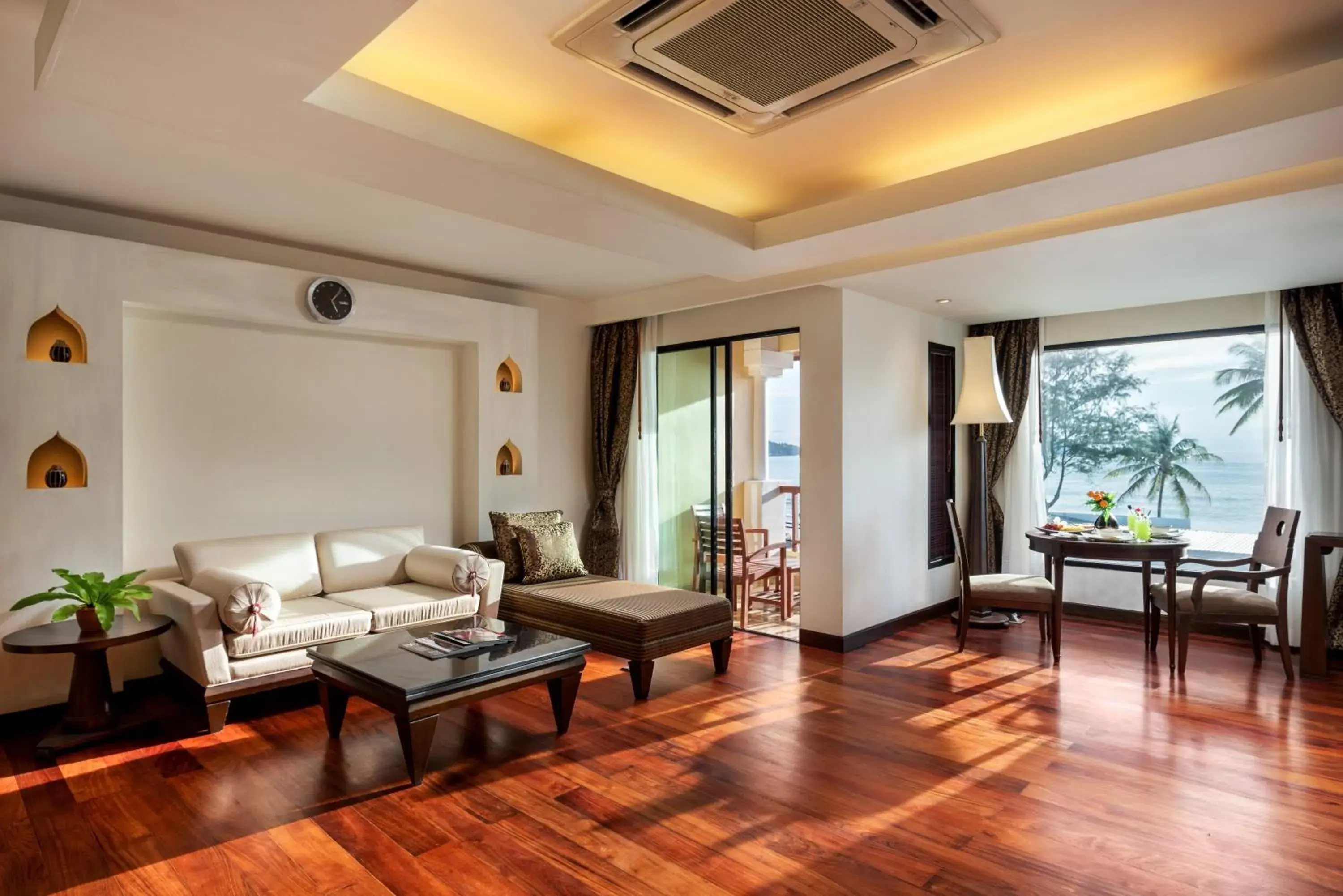 Presidential Suite in Patong Paragon Resort & Spa SHA Extra Plus Presidential Suite in Patong Paragon Resort & Spa SHA Extra Plus