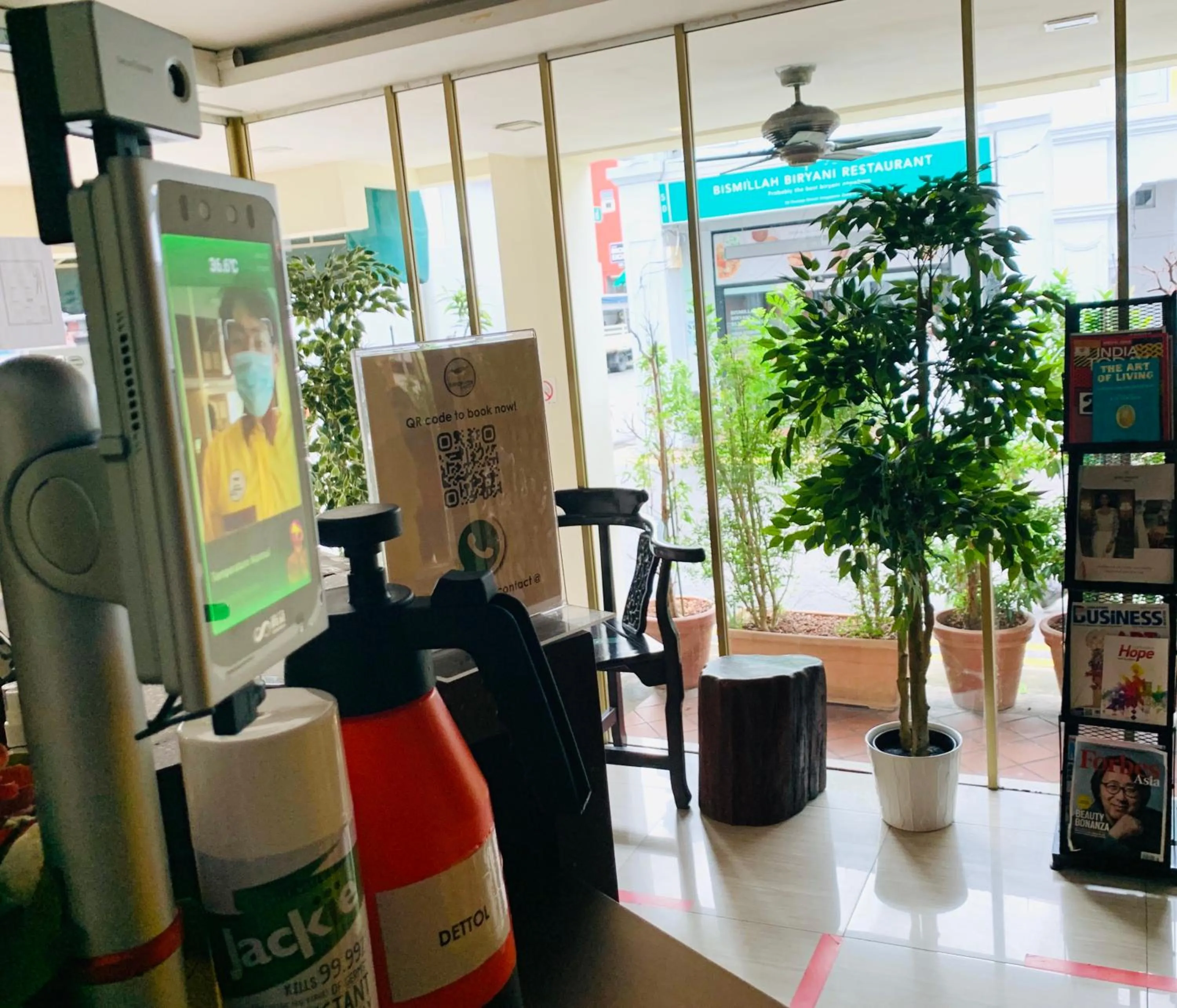 Lobby or reception in Sandpiper Hotel Singapore