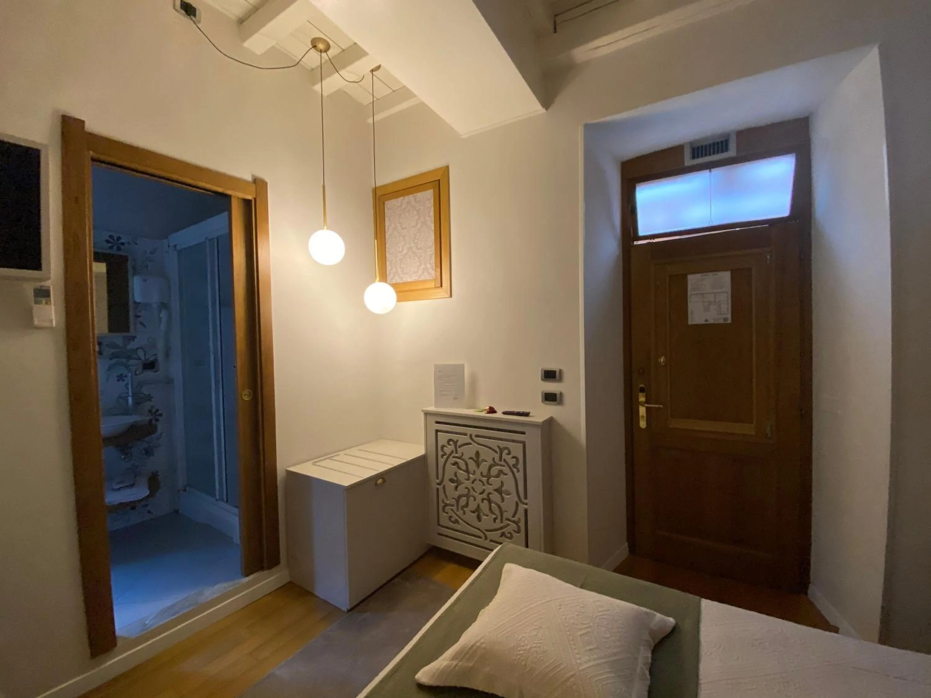 Photo of the whole room in Condotti Rooms