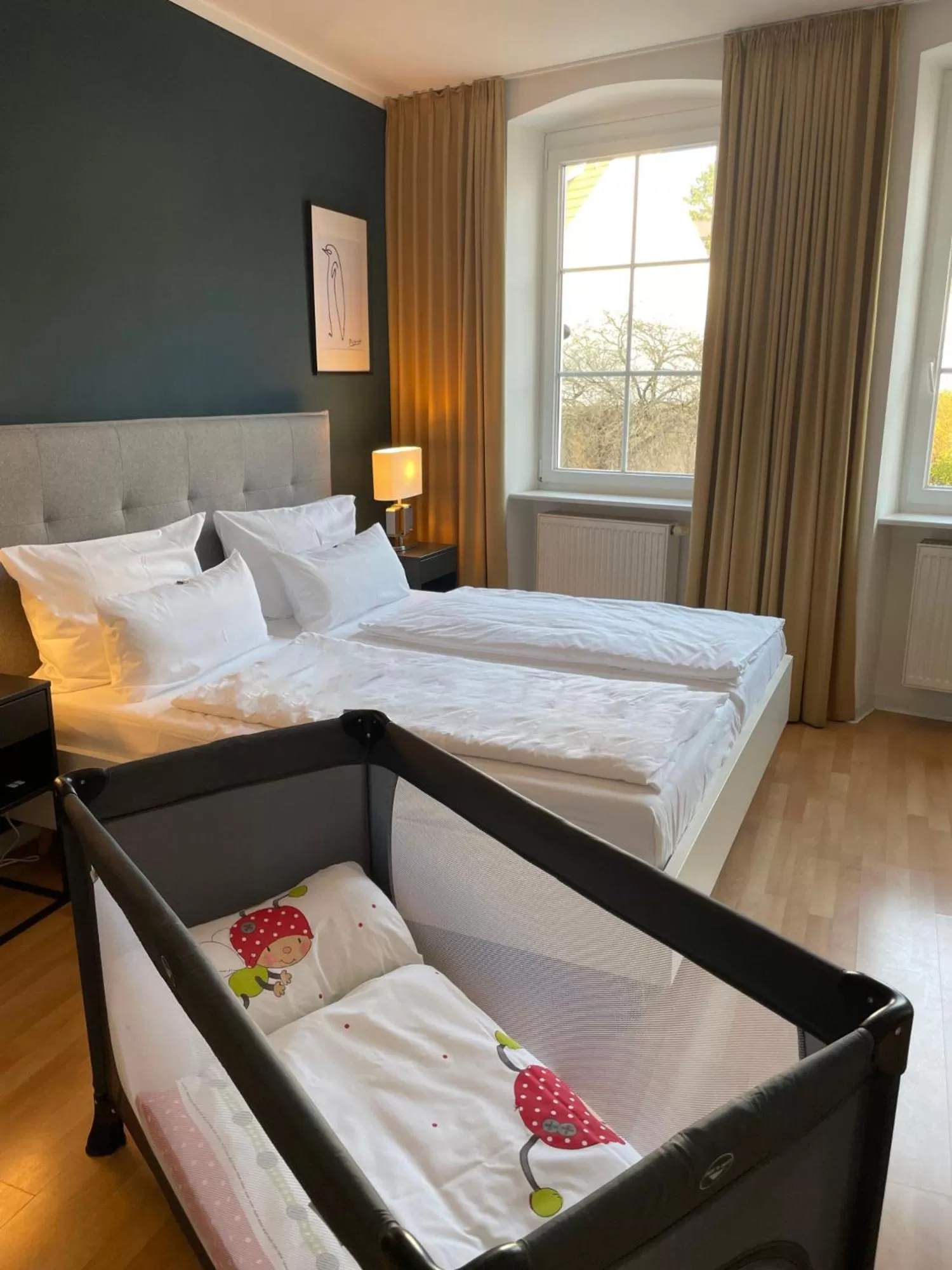 Photo of the whole room, Bed in DK Hotel Heidelberg