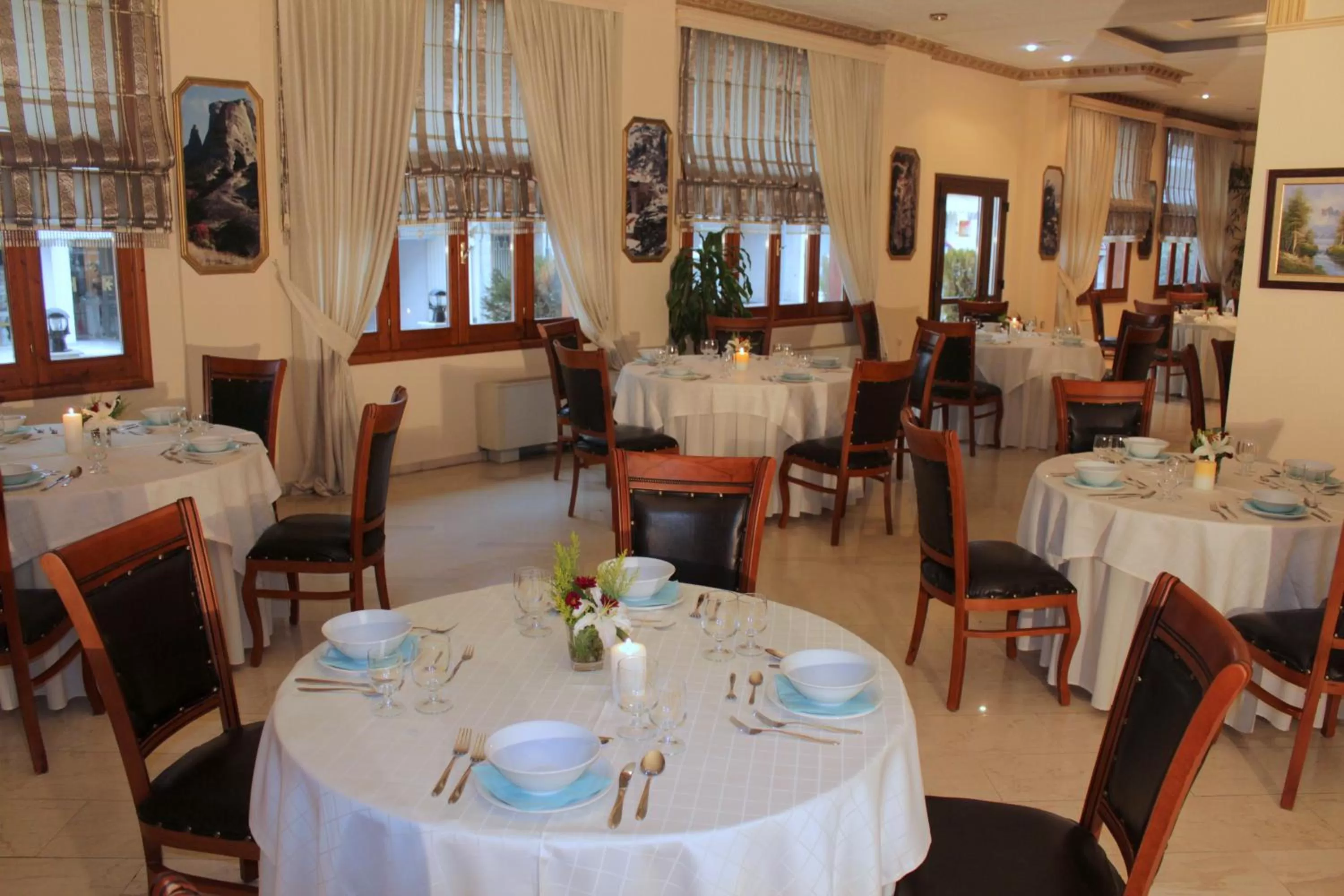 Restaurant/places to eat in Famissi Hotel