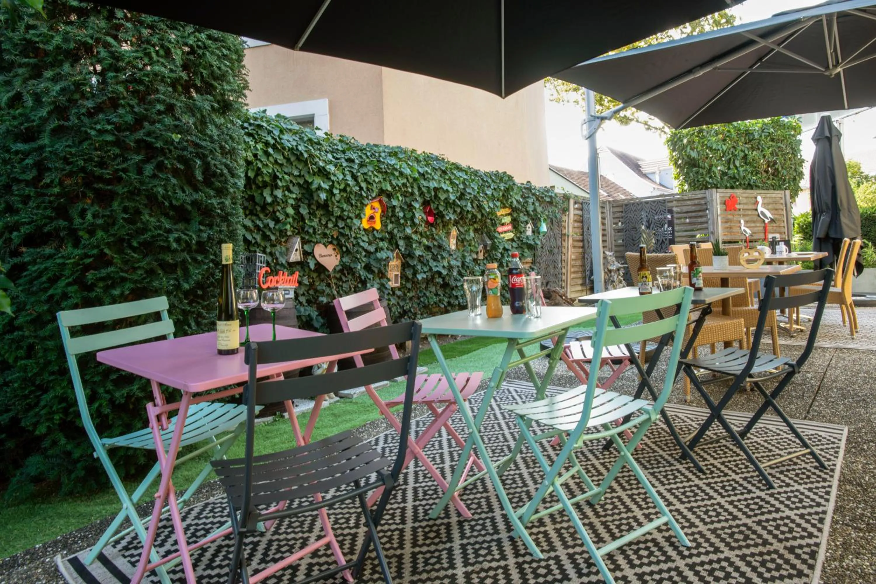 Patio in Hotel Arc-En-Ciel Colmar Contact Hotel