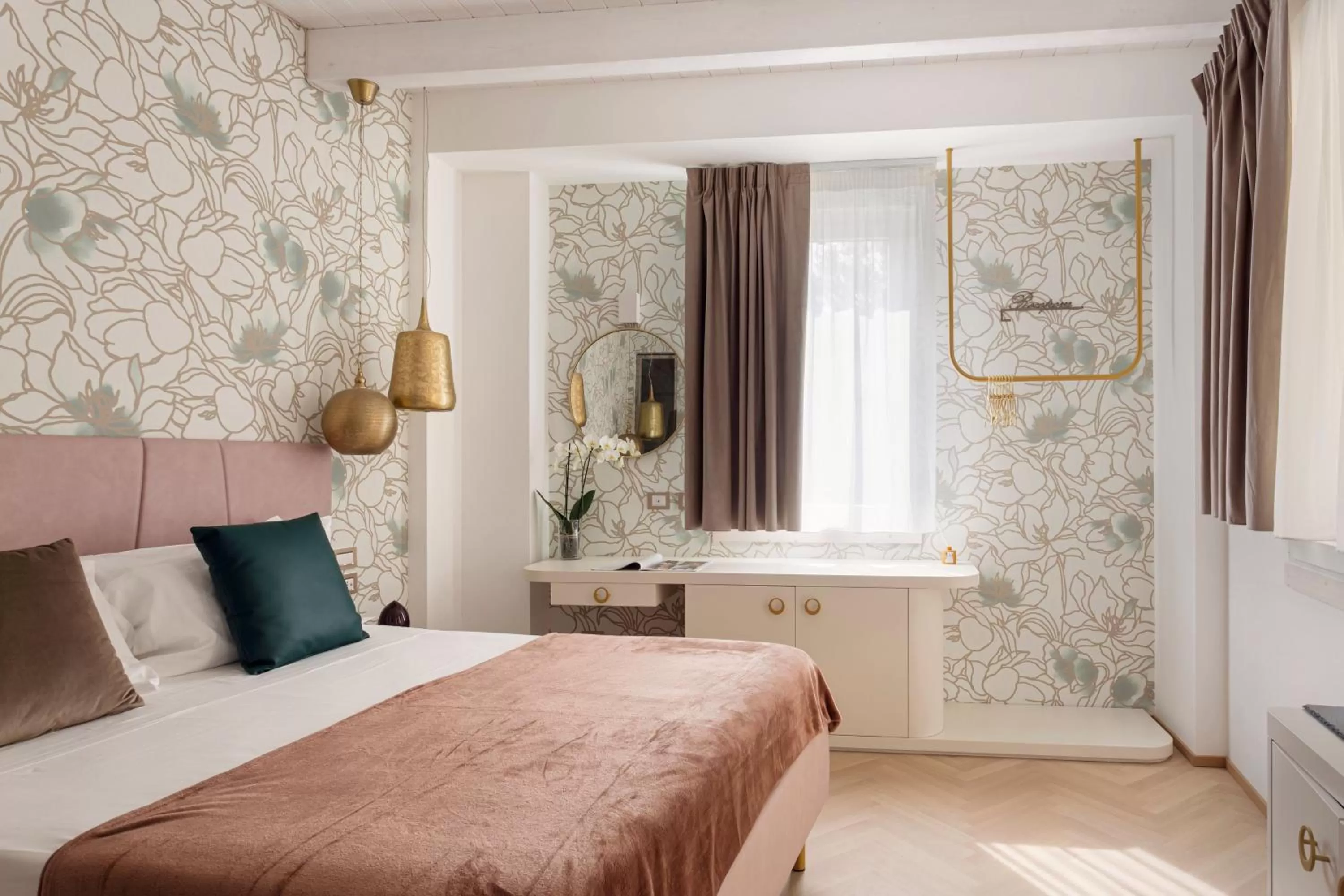 Bed in LUXURY SUITES ROCOPOM - Lake Front