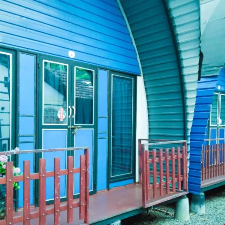 Airport A4 Transit Hub - Eco Chalets - FREE SHUTTLE SERVICE 24HRS