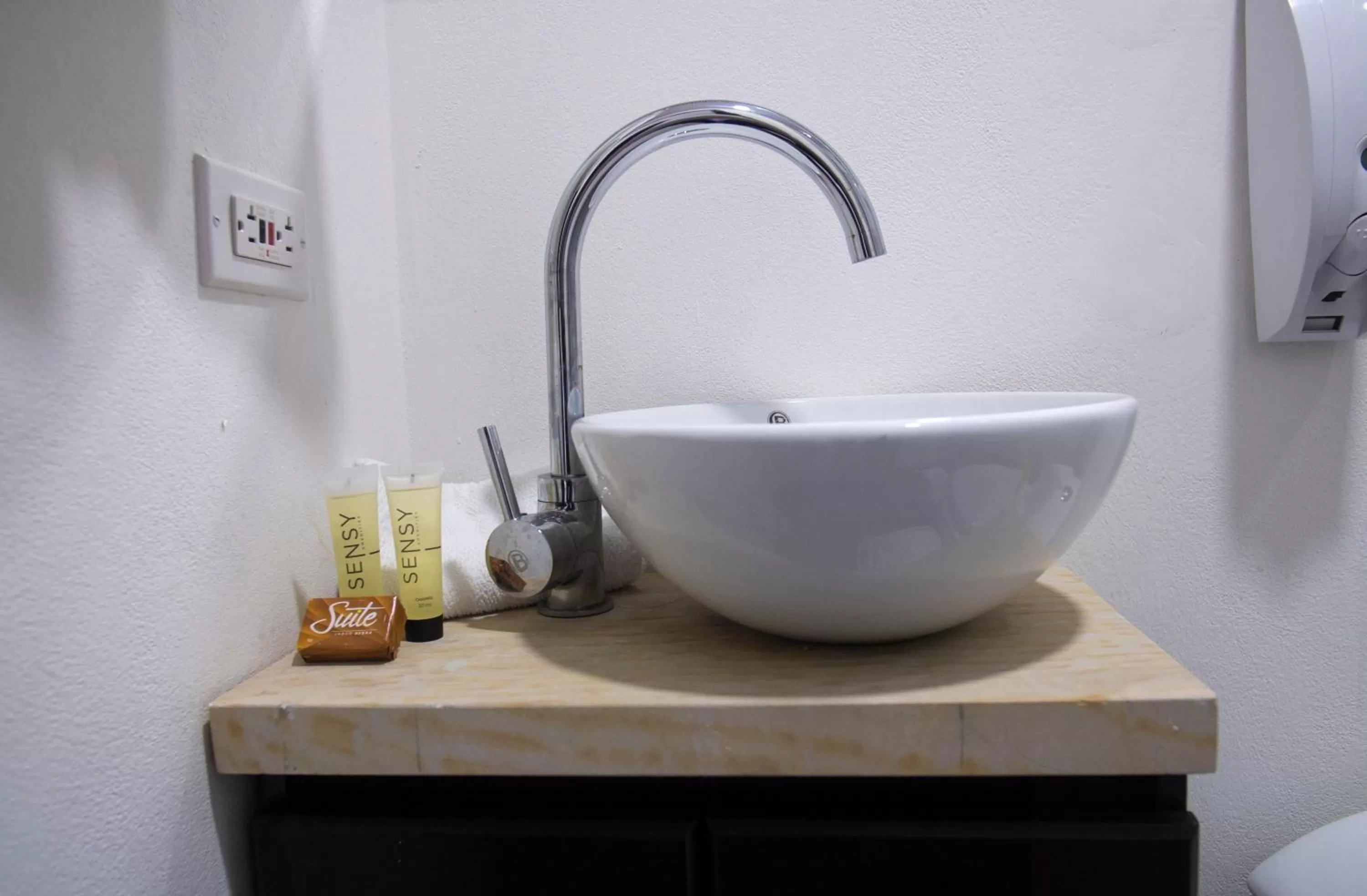 Property building, Bathroom in Hotel Grand H&R