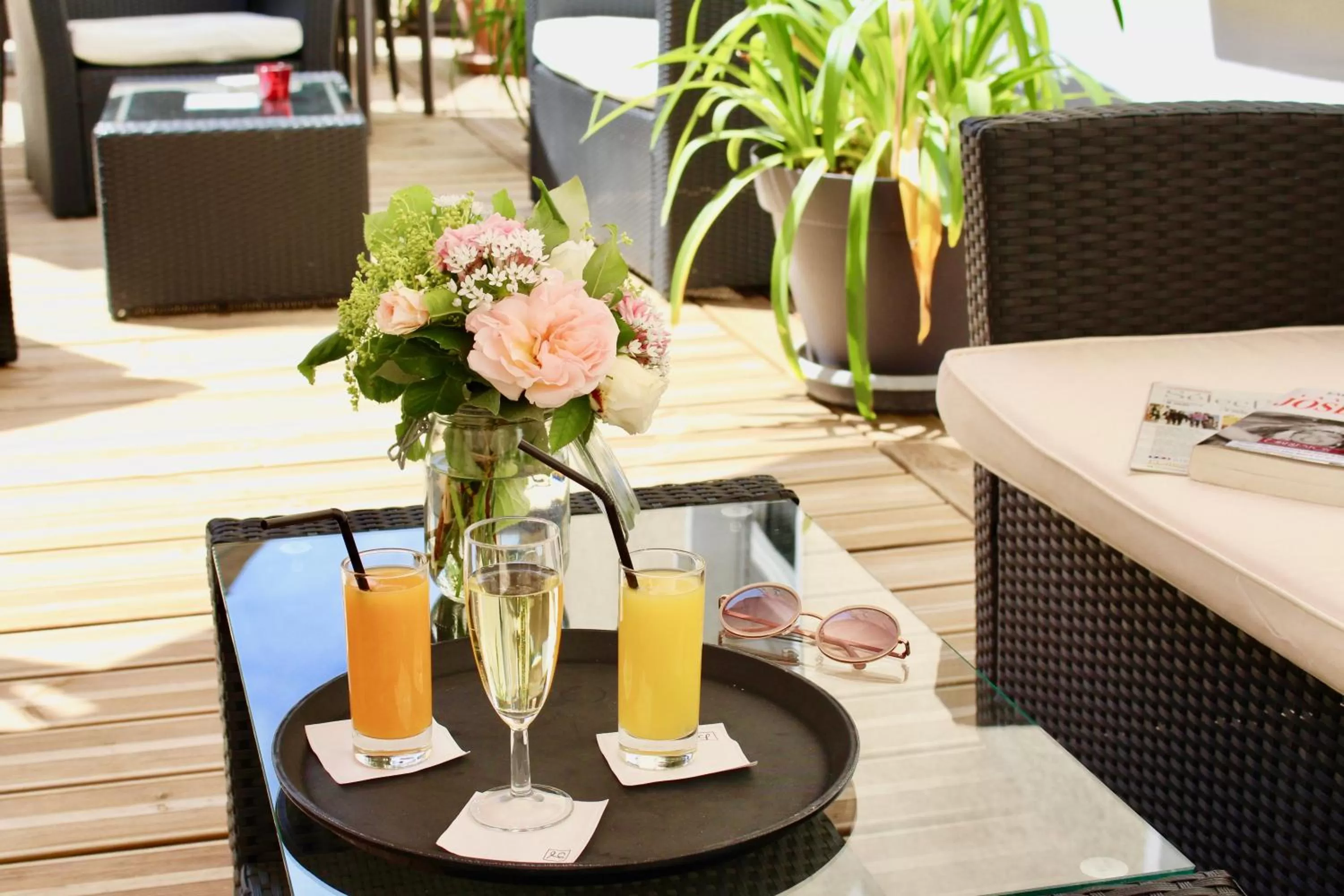 Drinks in Logis Hotel - Le Charleston