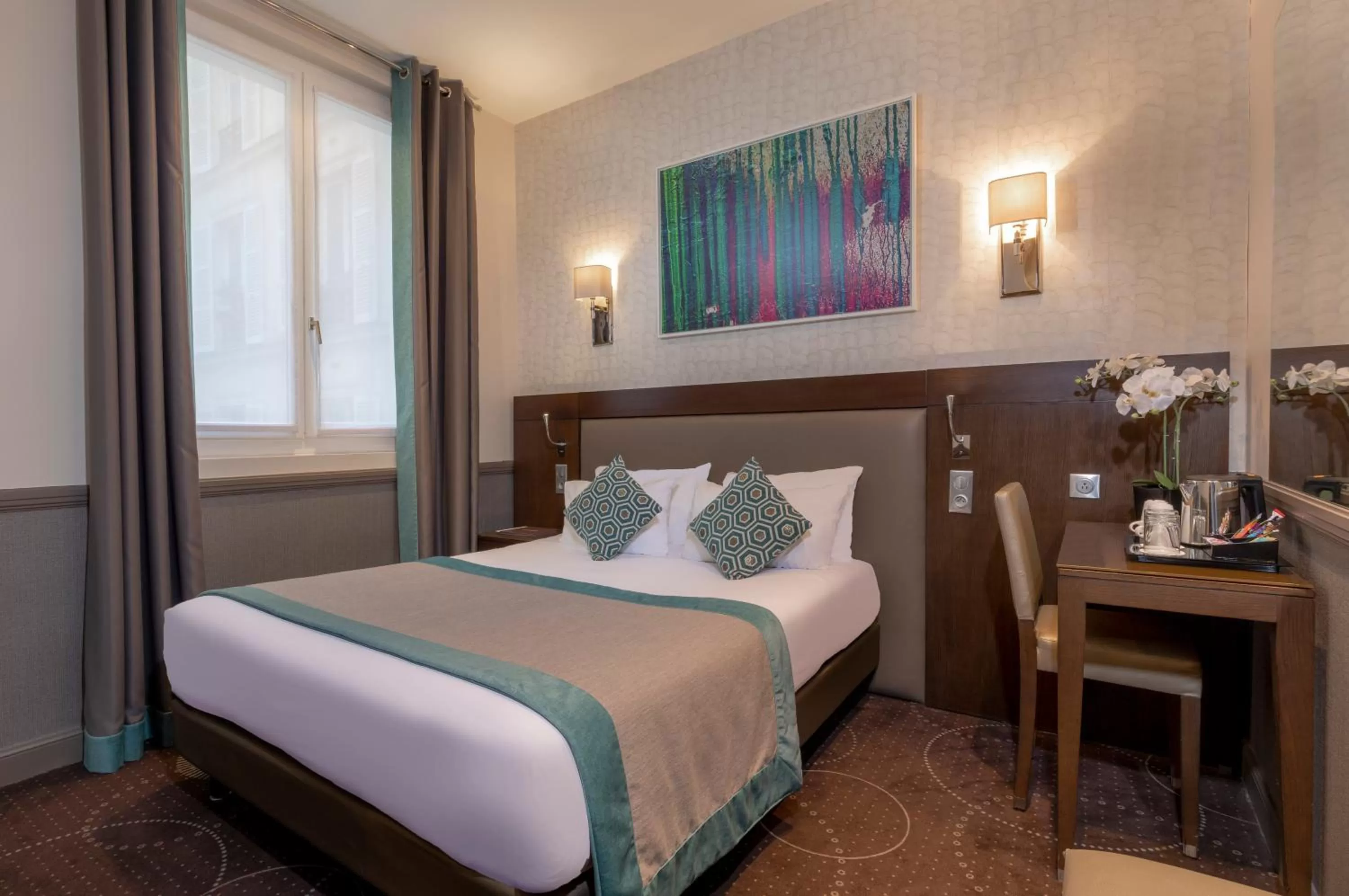 Bed in Elysées Ceramic