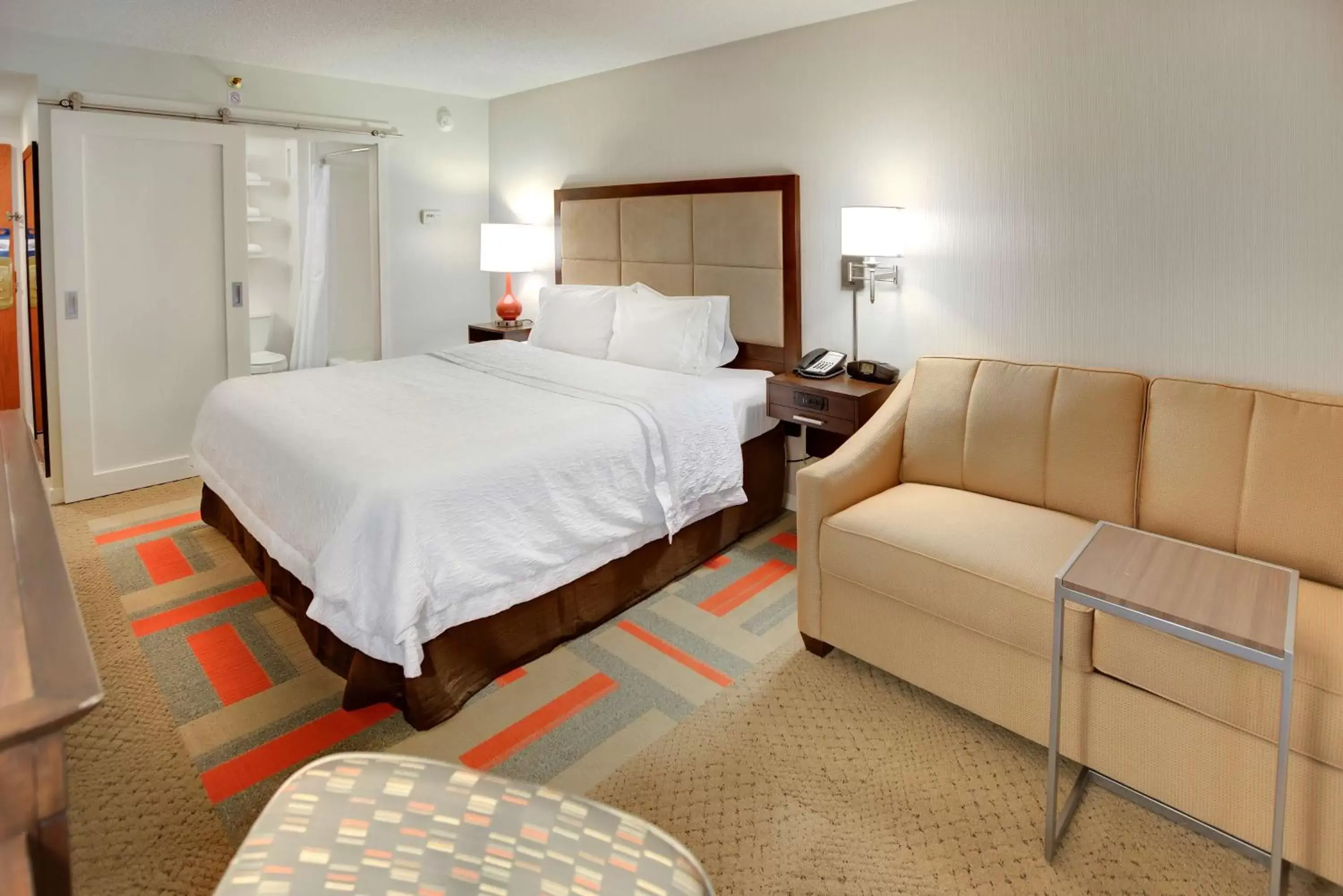 King Room - Hearing Access in Hampton Inn Harrisonburg - University King Room - Hearing Access in Hampton Inn Harrisonburg - University