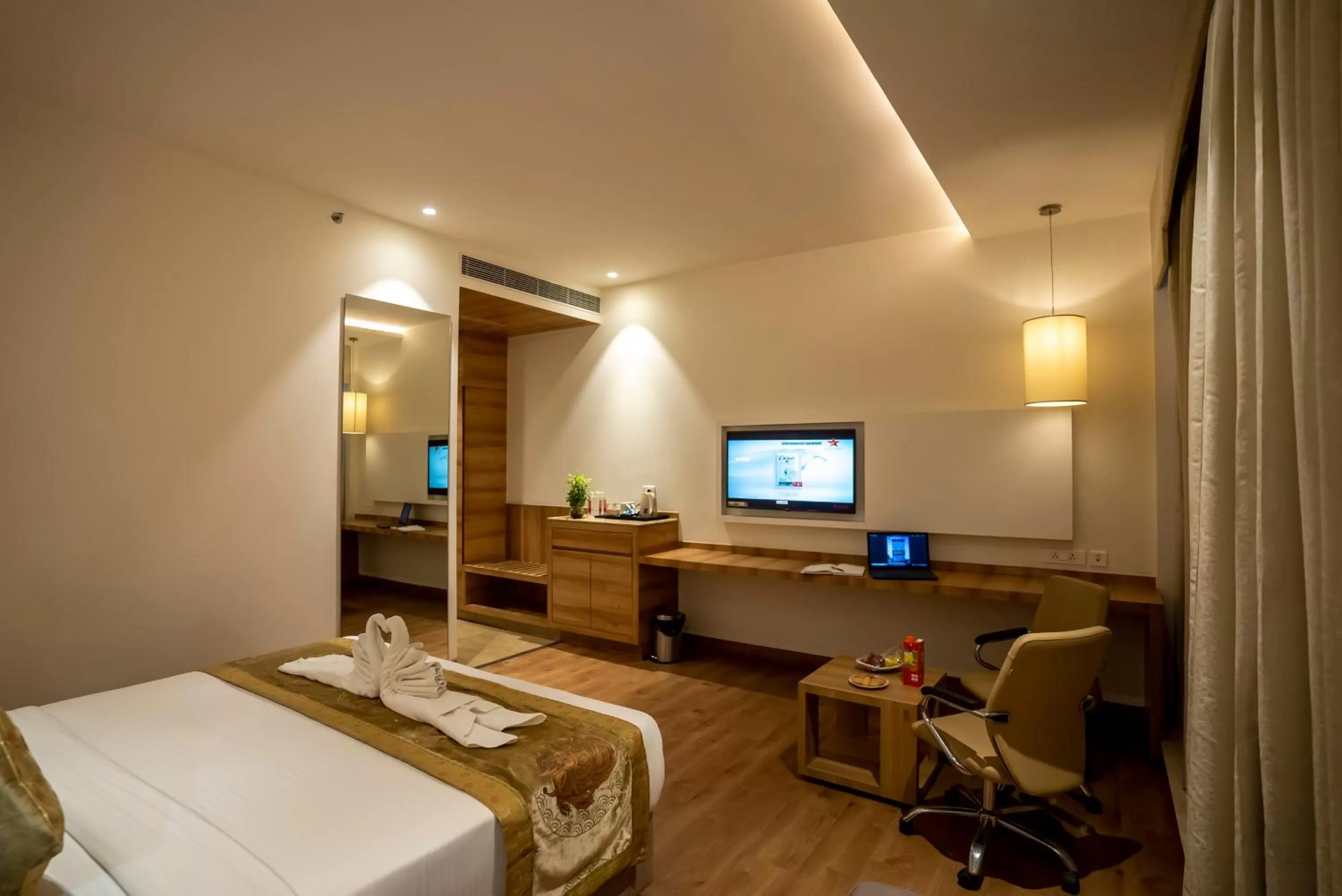 Bedroom, Bed in Celebrant Hotel