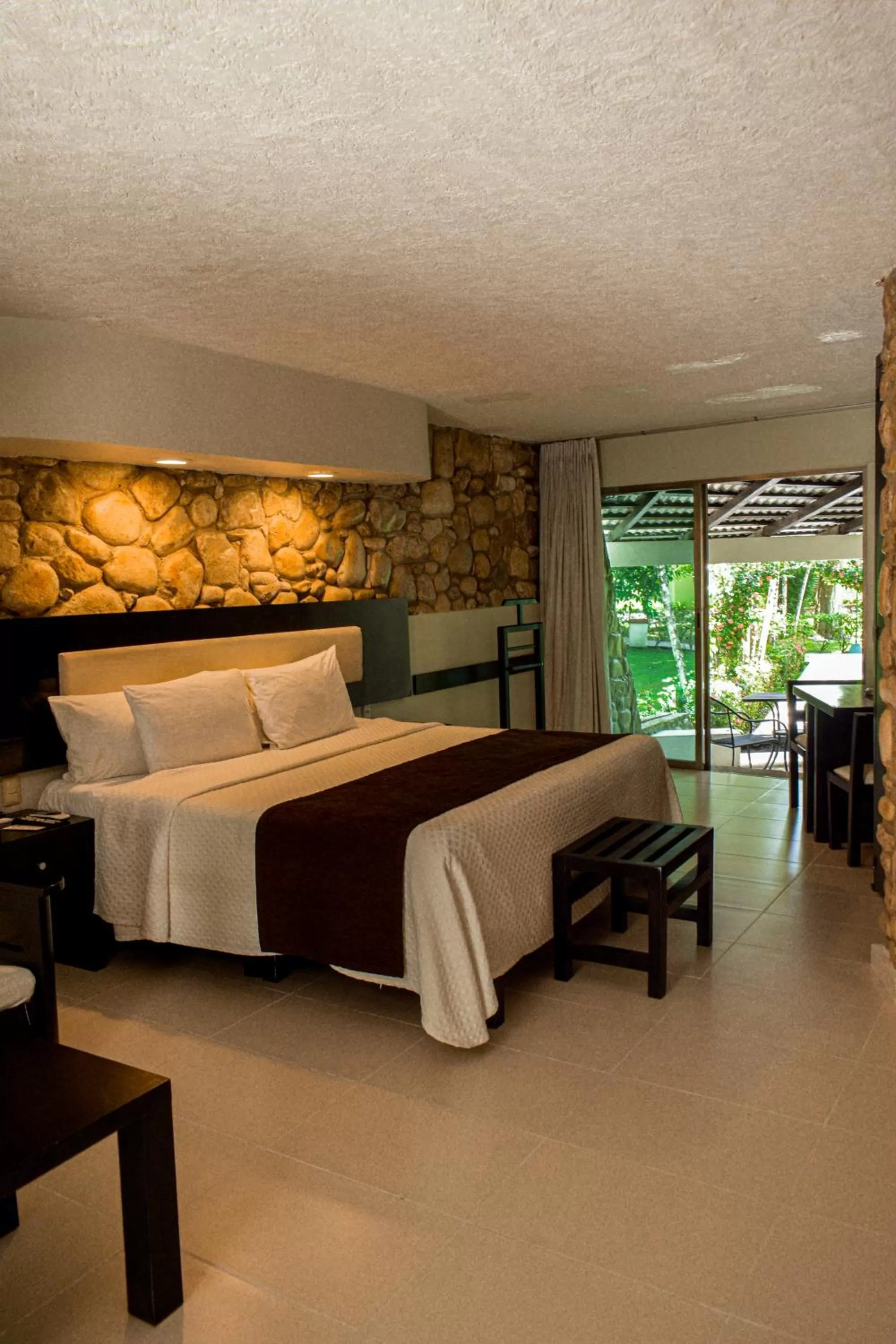 Photo of the whole room, Bed in Hotel Nututun Palenque