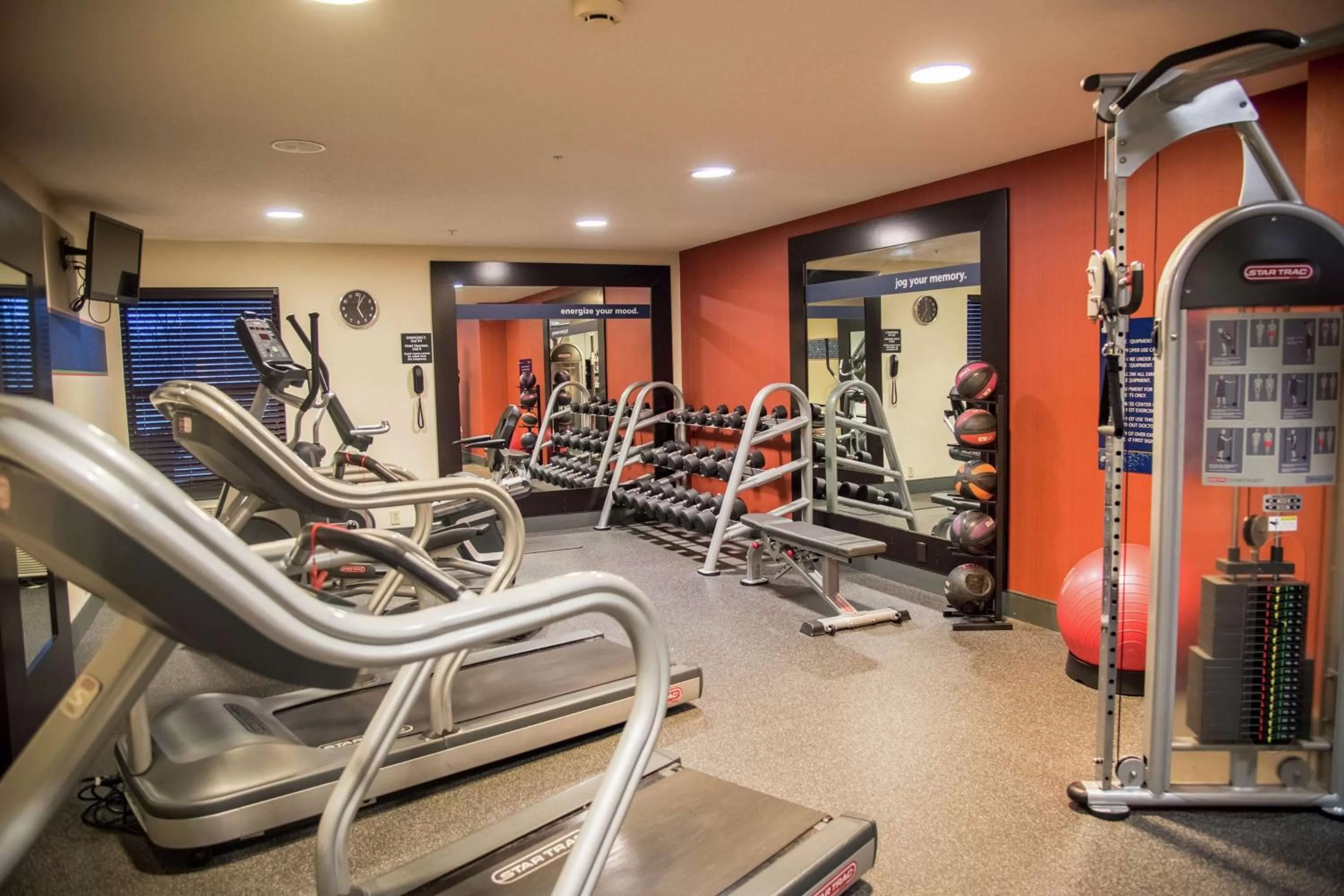 Fitness centre/facilities in Hampton Inn Muskegon