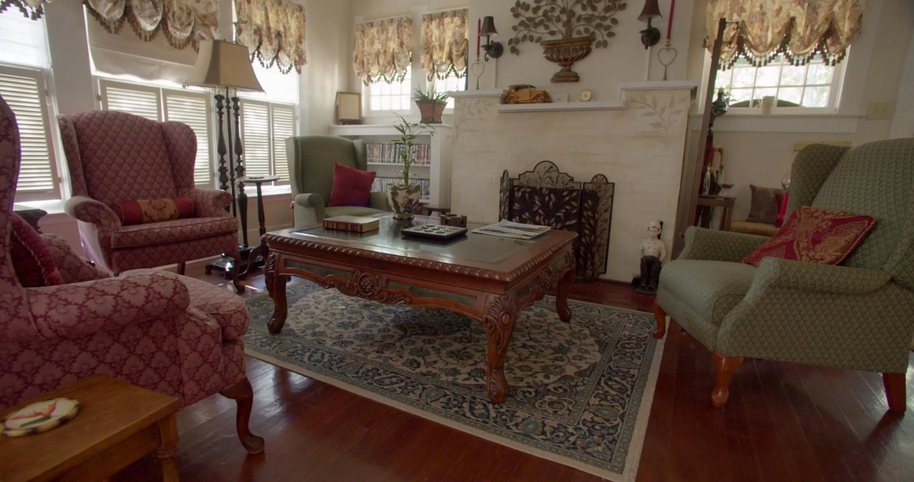 Living room in Granbury Gardens Bed and Breakfast