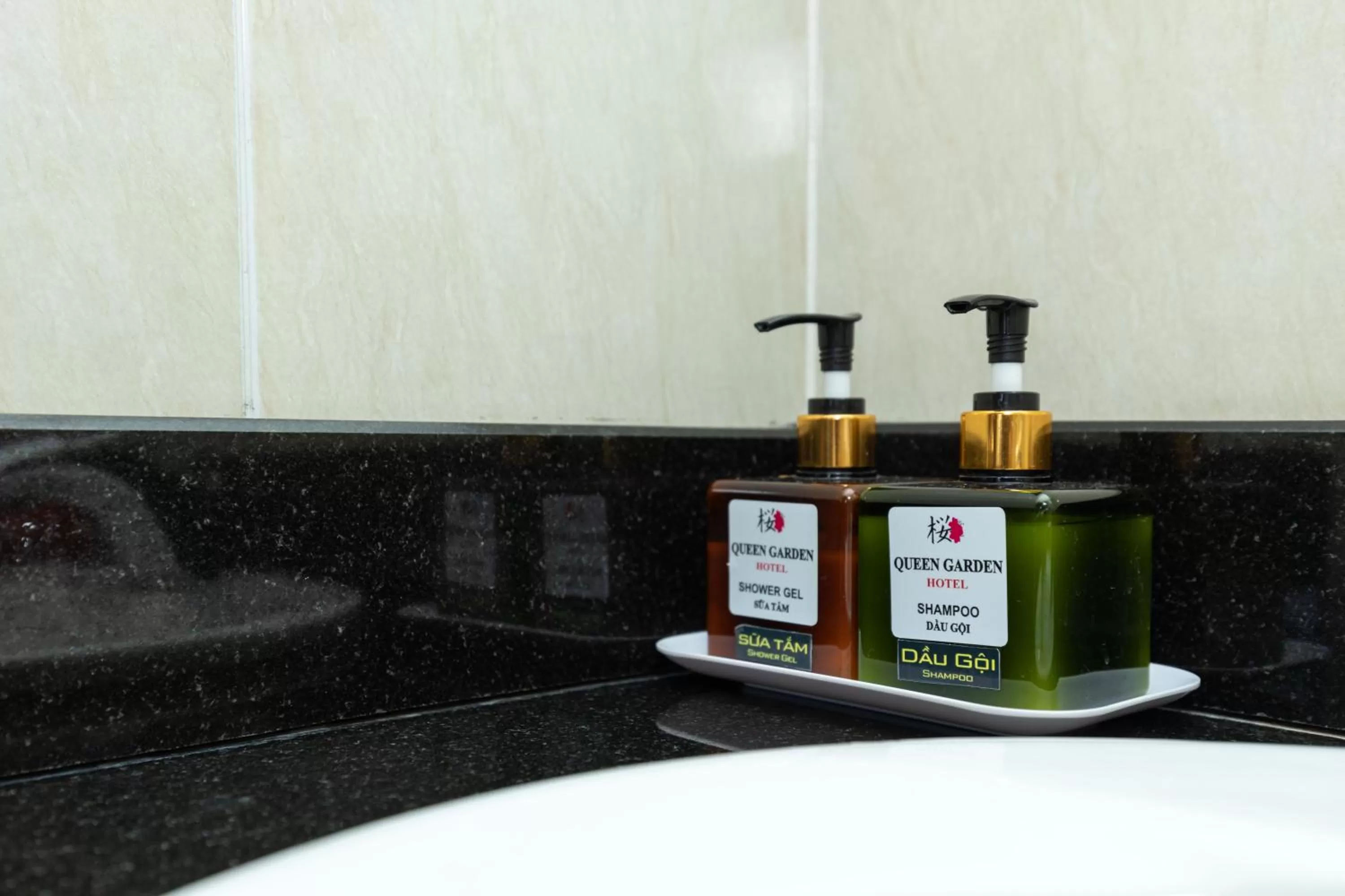 Bathroom in Queen Garden Hotel & Apartment