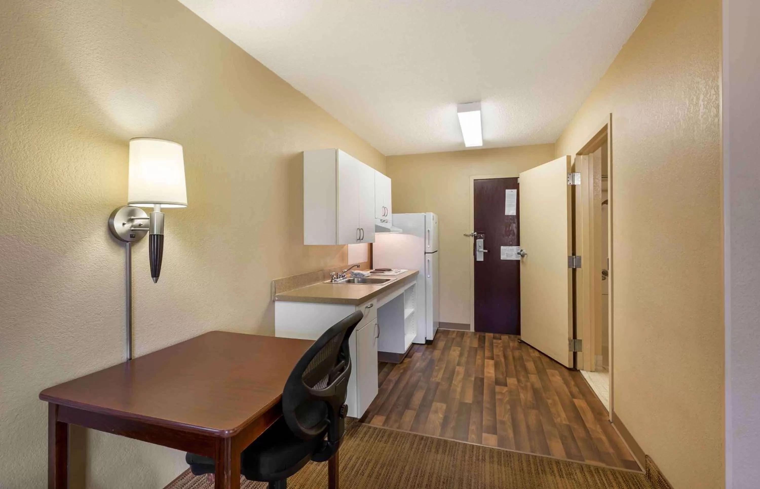 Bedroom in Extended Stay America Suites - Cleveland - Brooklyn