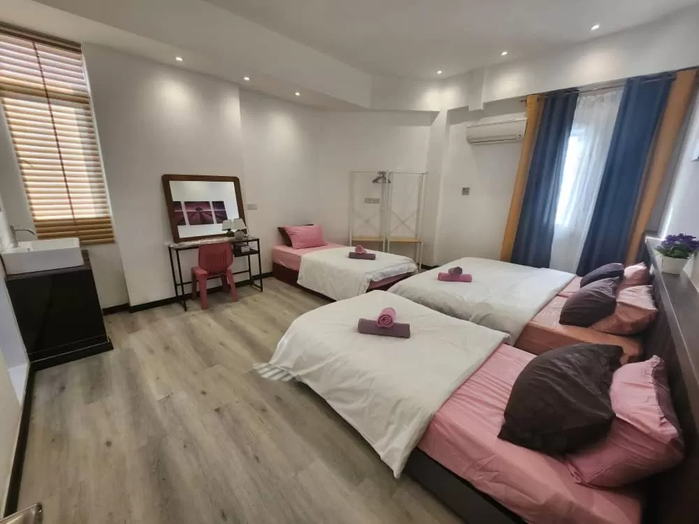 Bed in One Point Inn King Centre