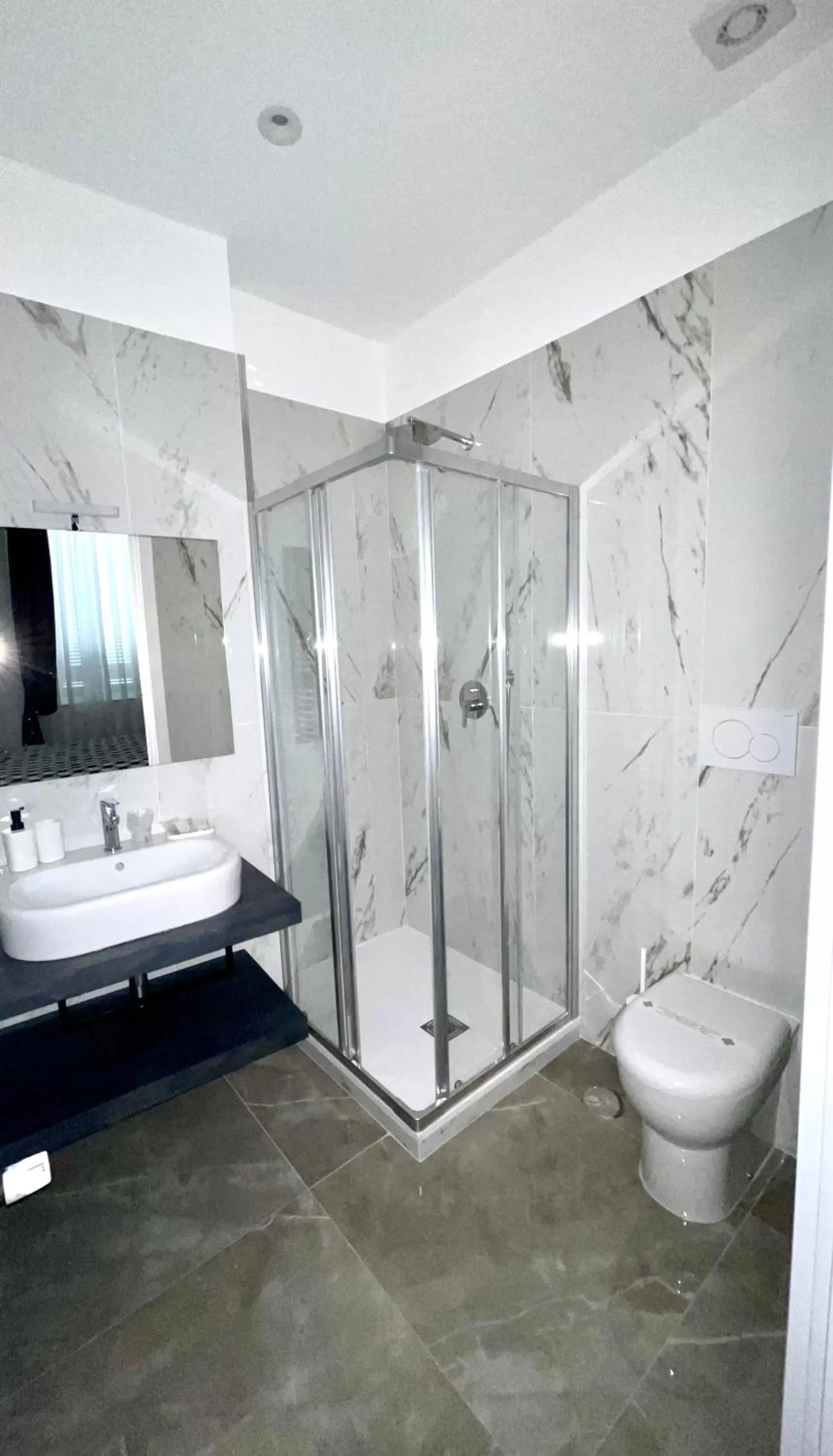 Bathroom in Hotel Porto Di Roma