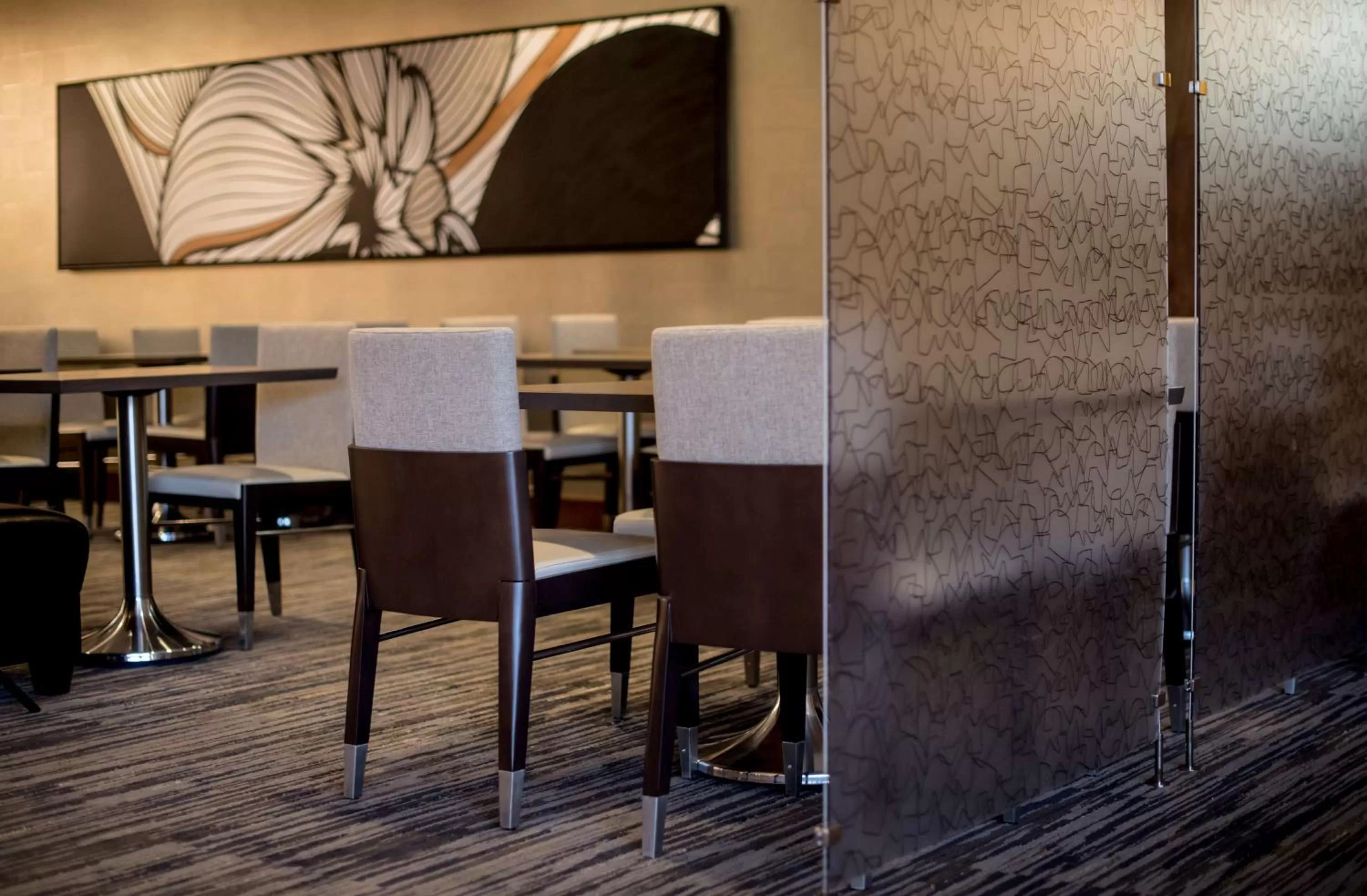 Restaurant/places to eat in Hilton Memphis