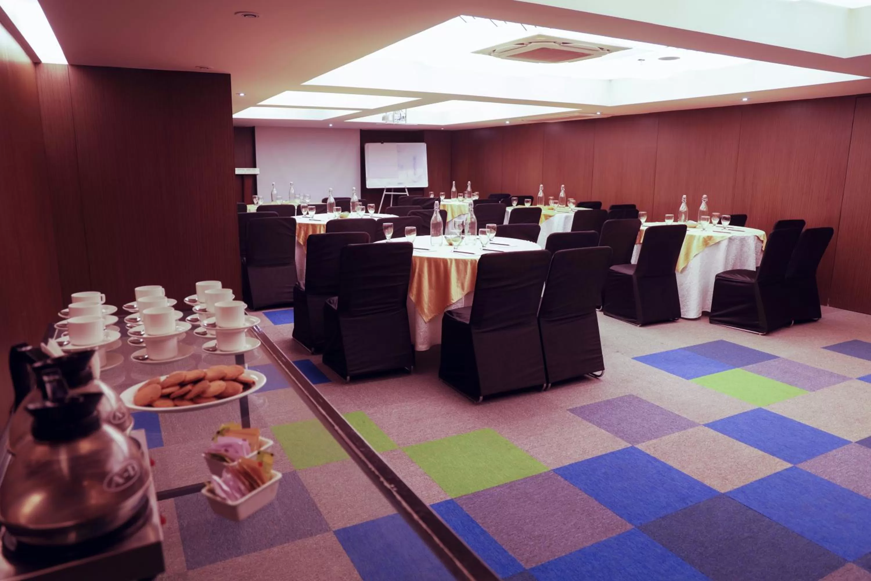 Banquet/Function facilities in Royal Orchid Golden Suites Pune