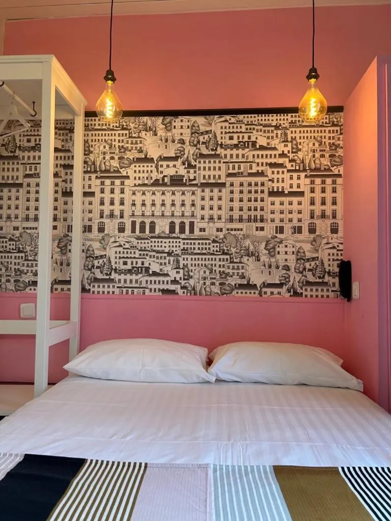 Bed in Hôtel de la Croix-Rousse