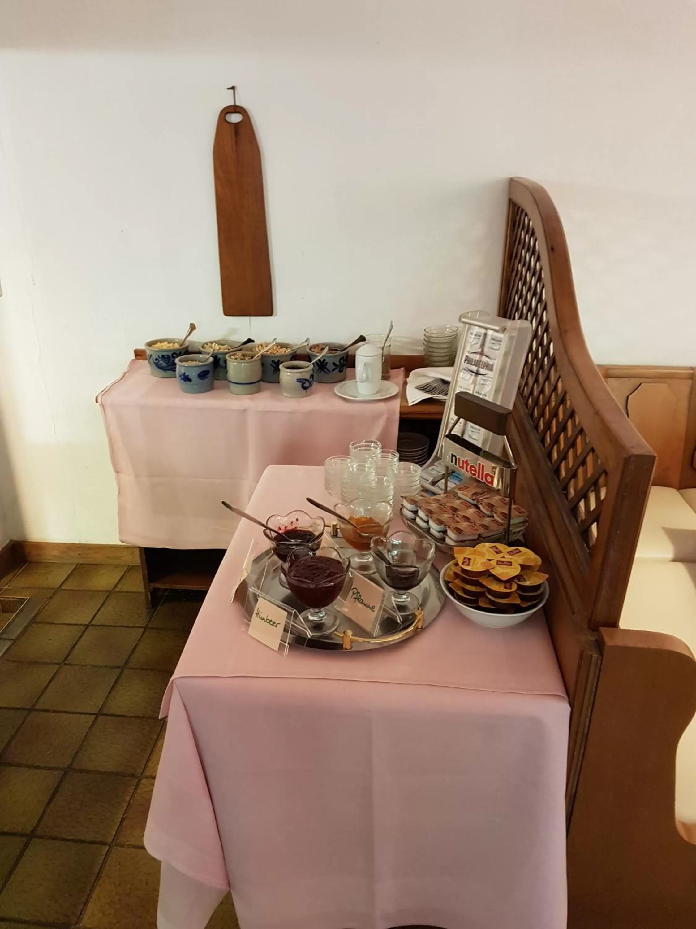 Buffet breakfast in Hotel Büchner Garni