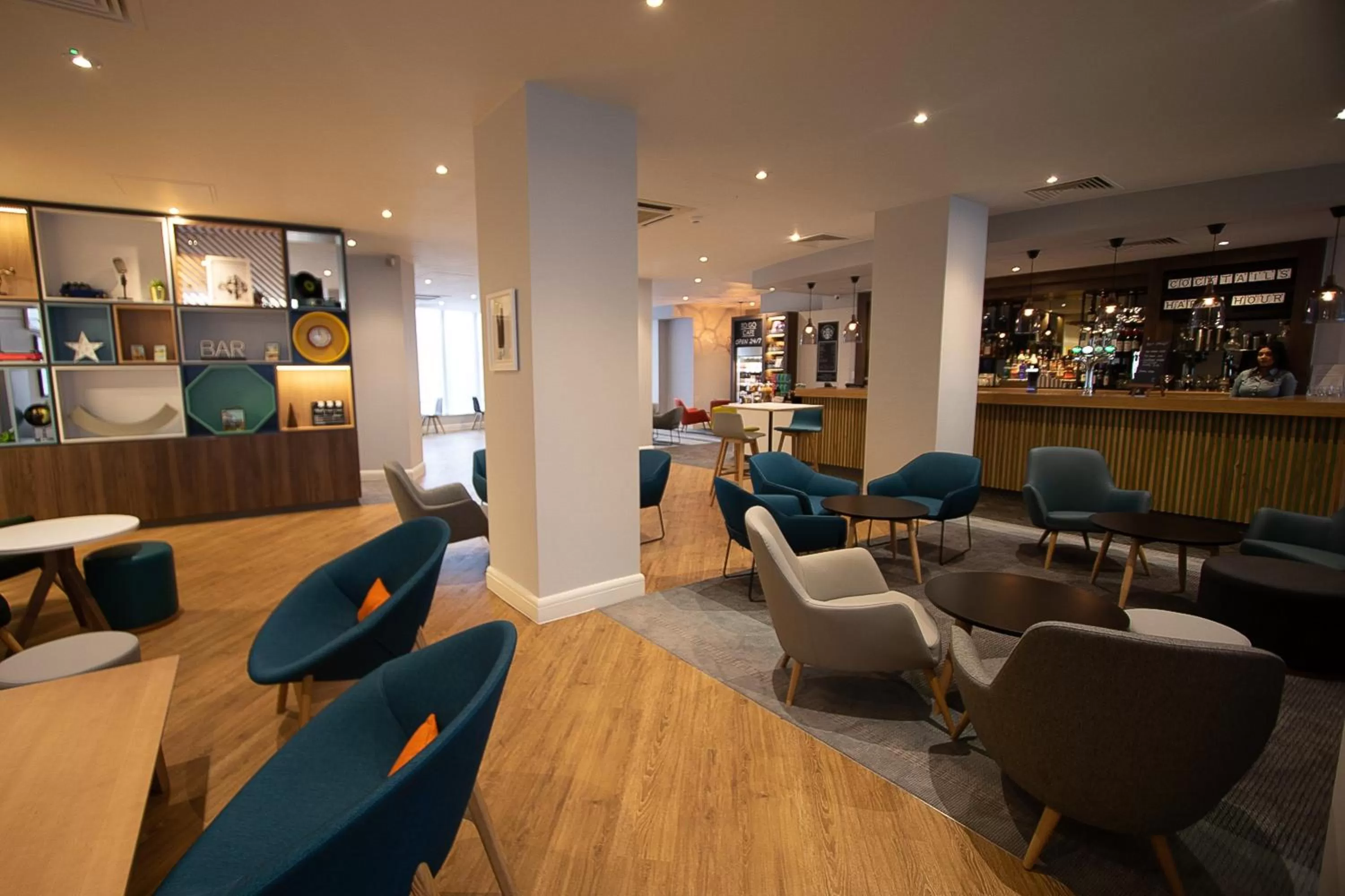 Lounge or bar in Holiday Inn Preston by IHG