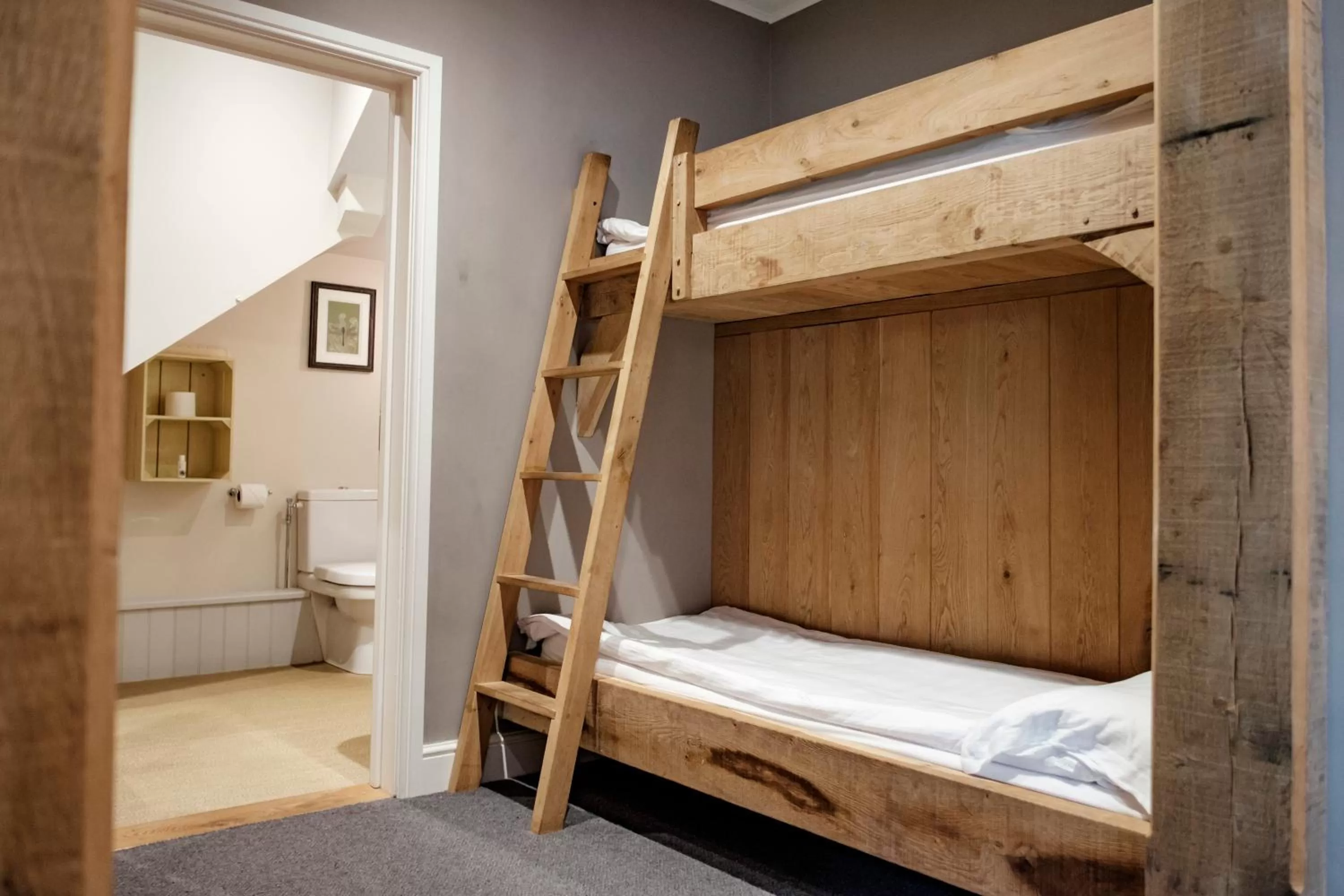 bunk bed, Bed in The Bull Hotel