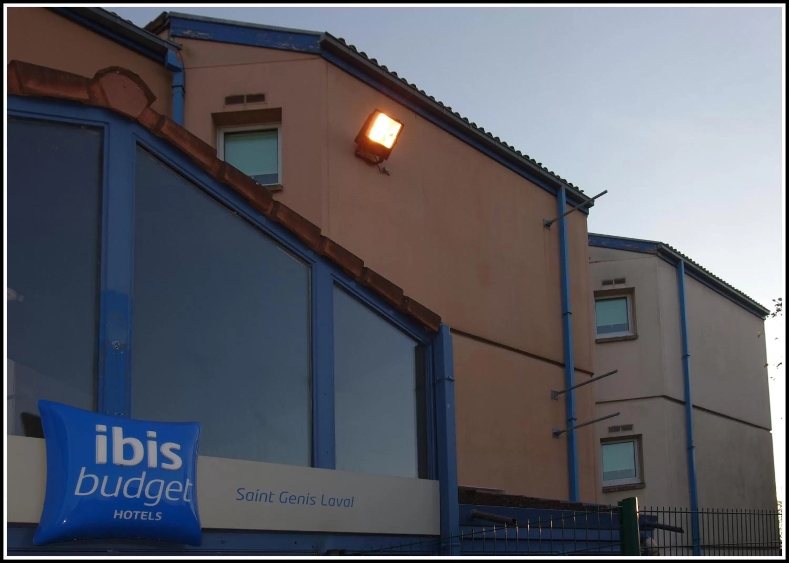 Facade/entrance in ibis budget Lyon Sud St Genis Laval