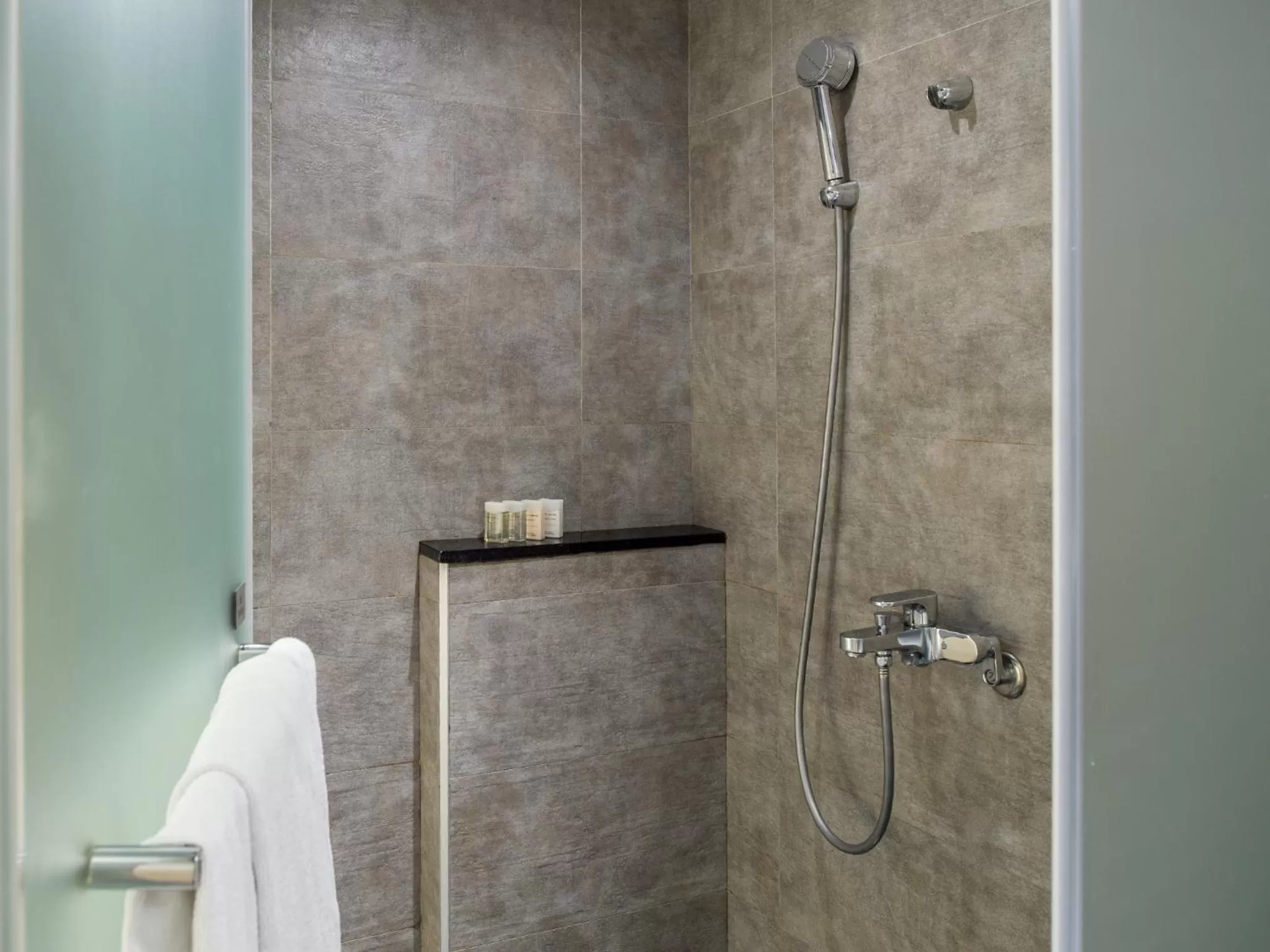 Shower in Hotel Relax I