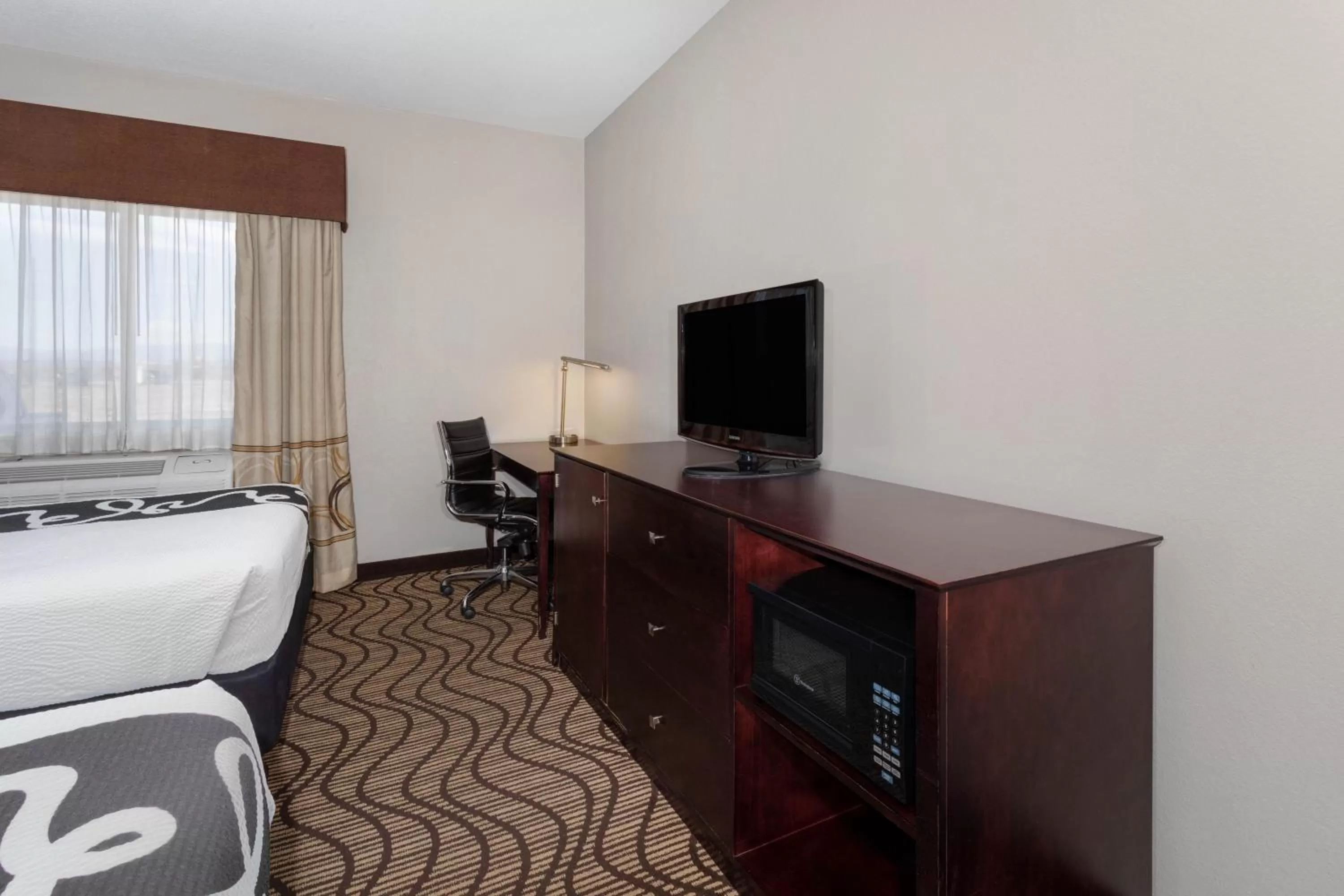 TV and multimedia, Bed in La Quinta by Wyndham Henderson-Northeast Denver