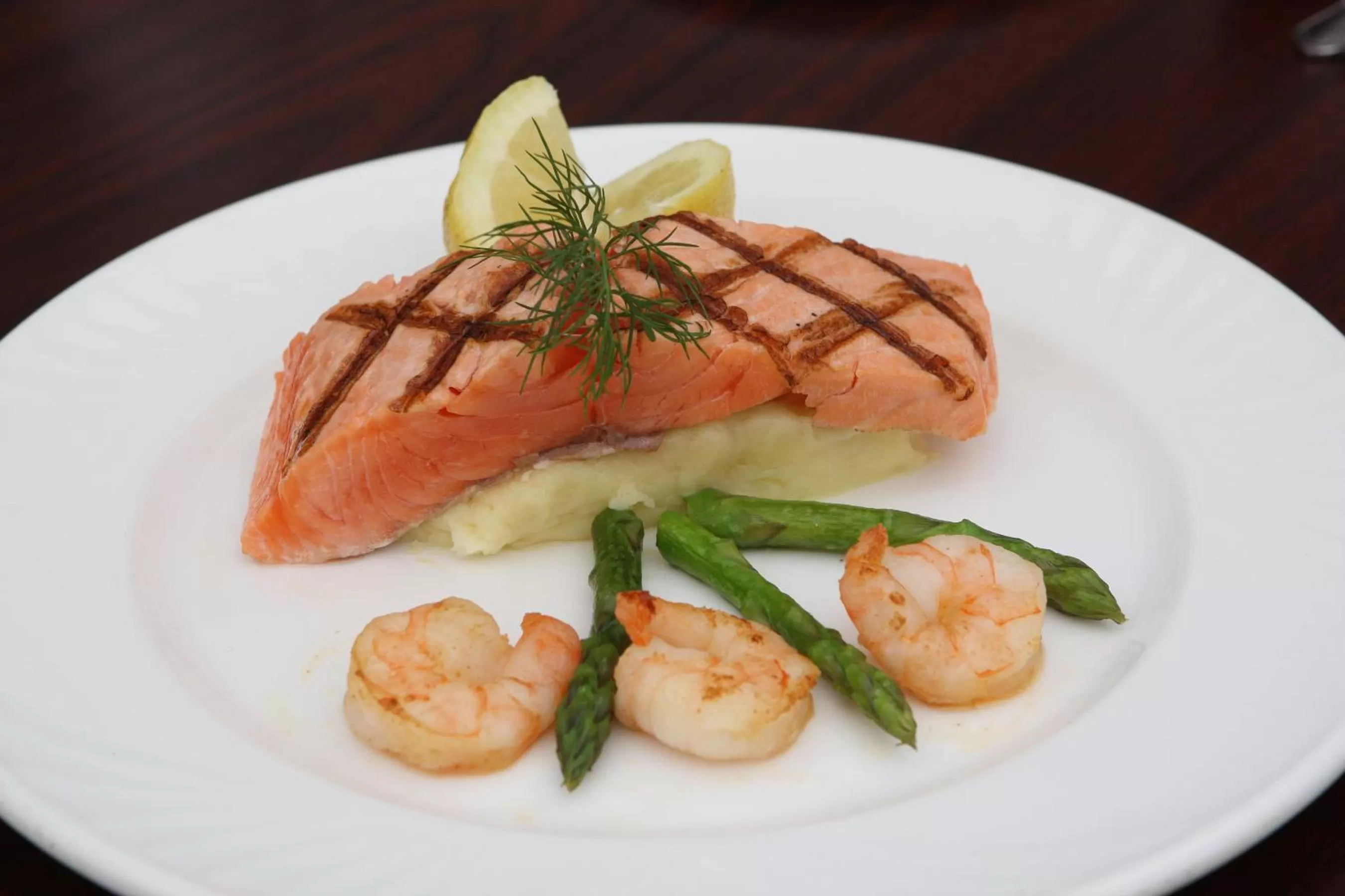 Food and drinks in Sunninghill Hotel