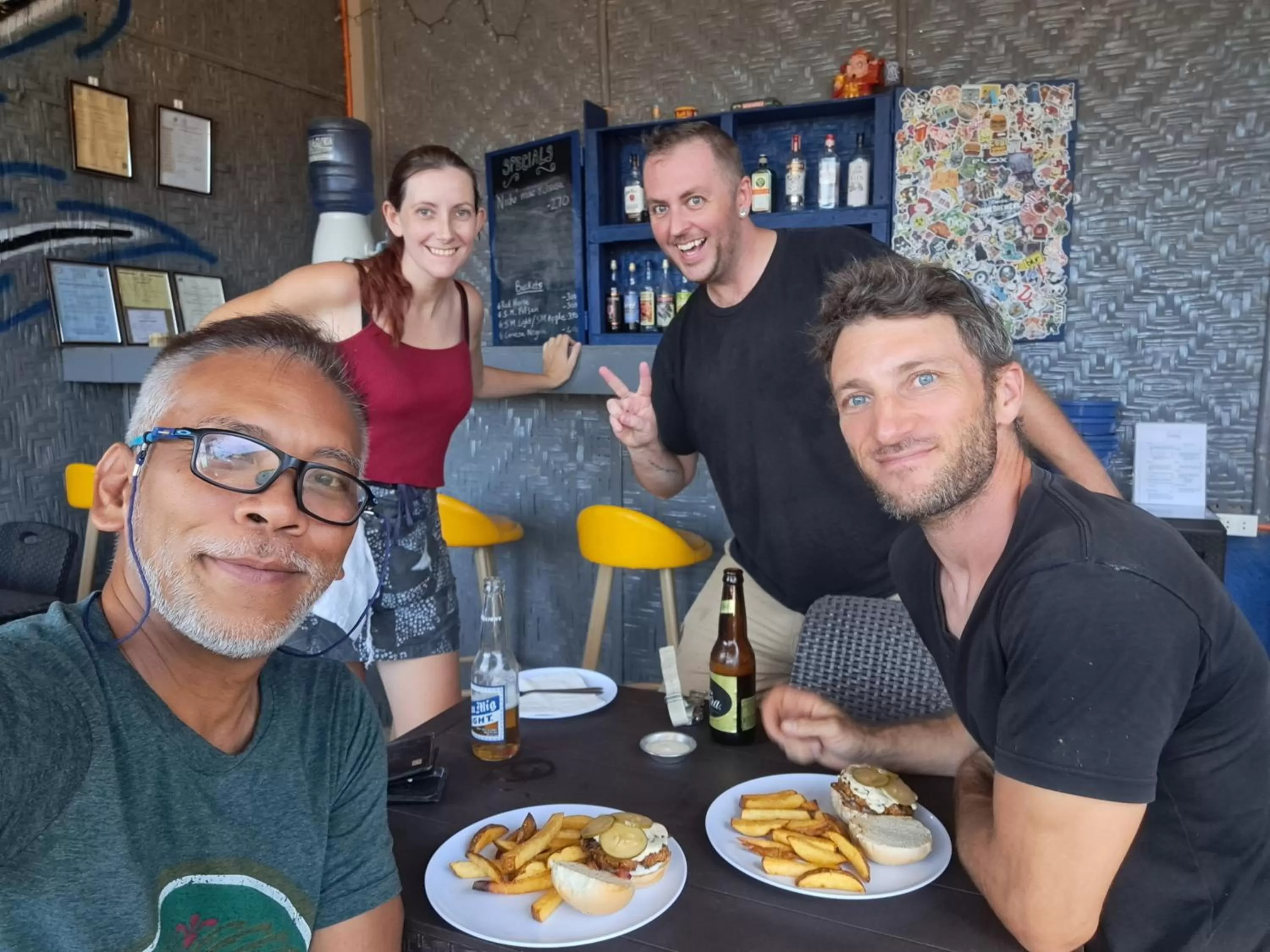 Restaurant/places to eat in Paseo Del Mar Seaside Inn