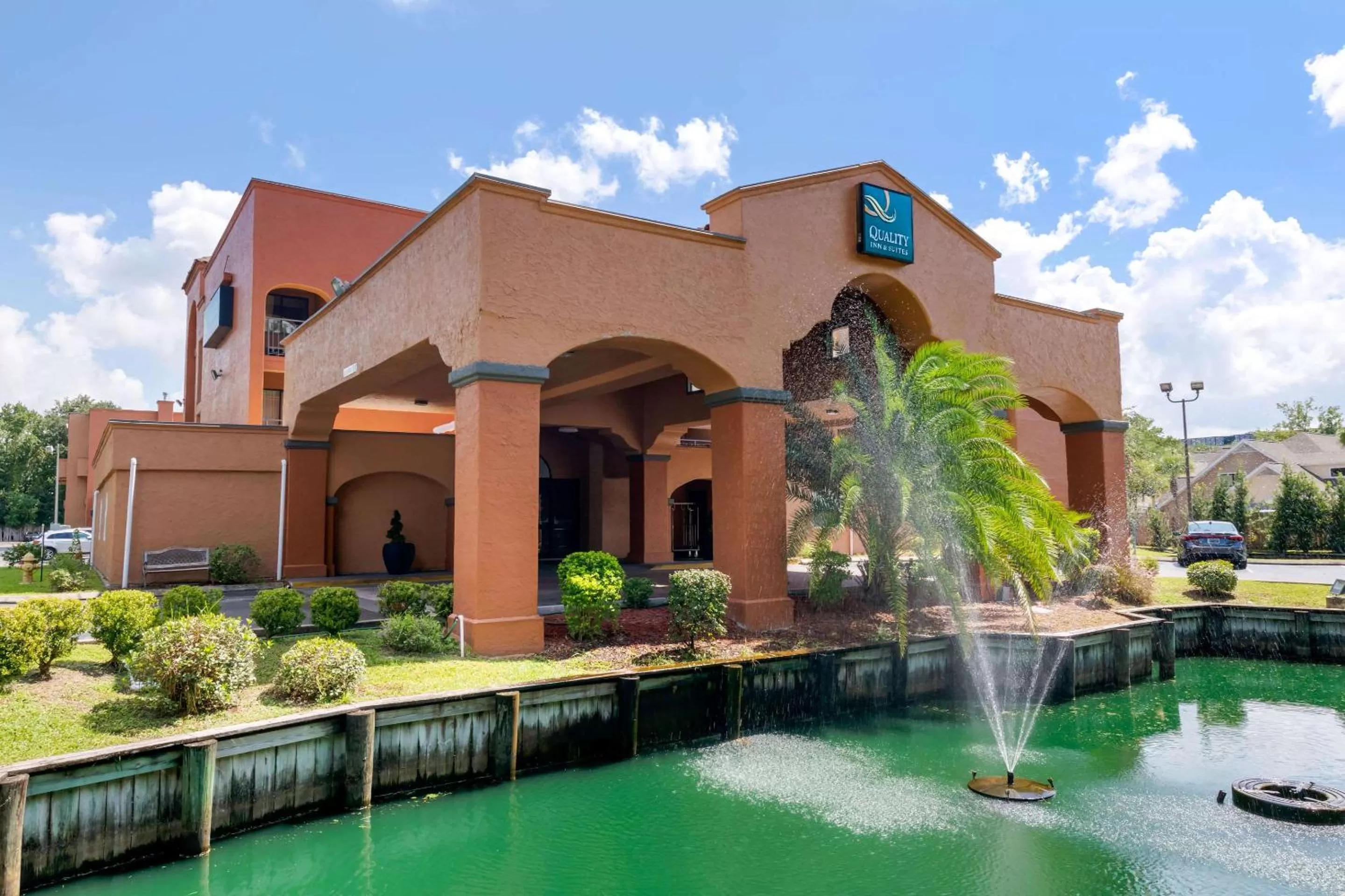 Property building in Quality Inn & Suites Jacksonville-Baymeadows