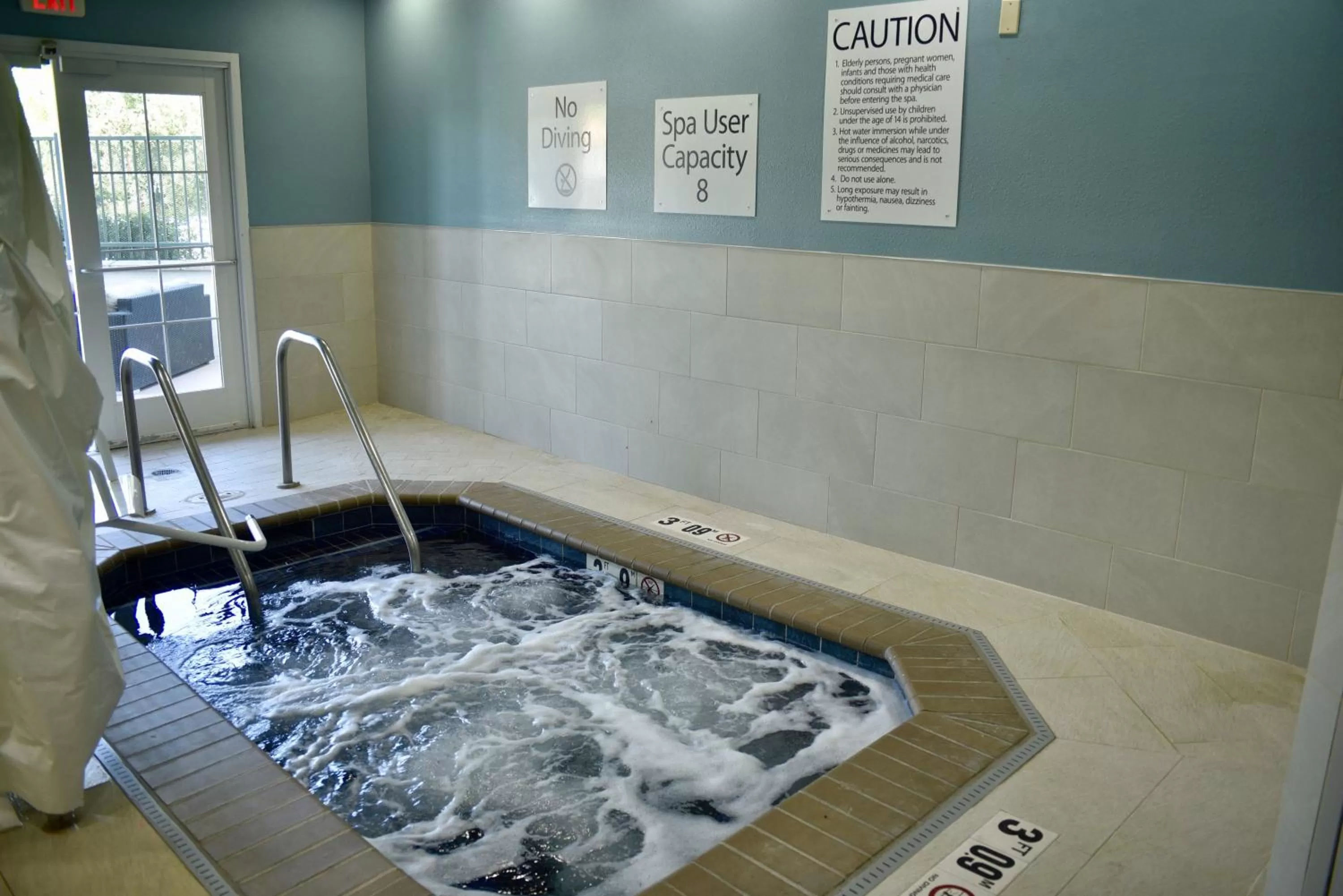 Lobby or reception in Holiday Inn Express Windsor Sonoma Wine Country by IHG