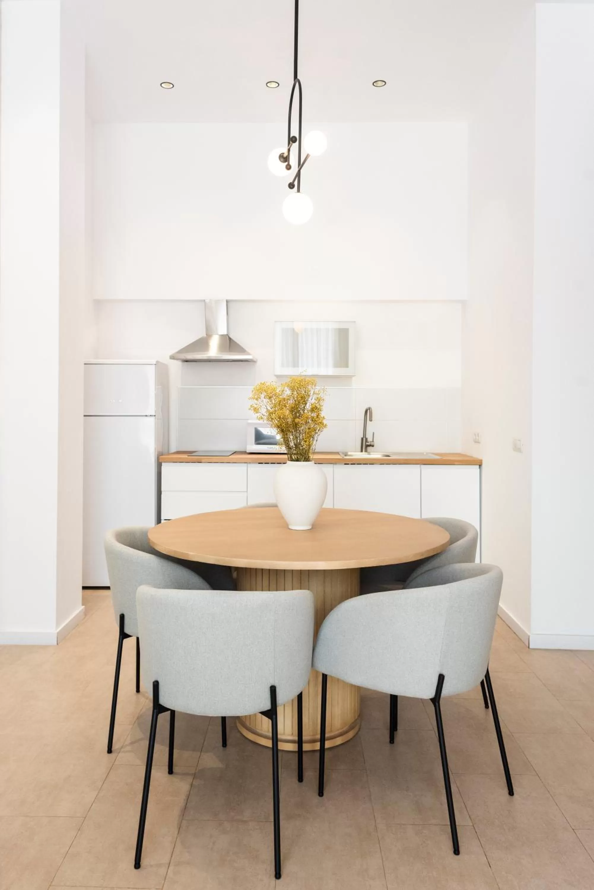 Kitchen or kitchenette, Dining Area in Blanq Marina Suites