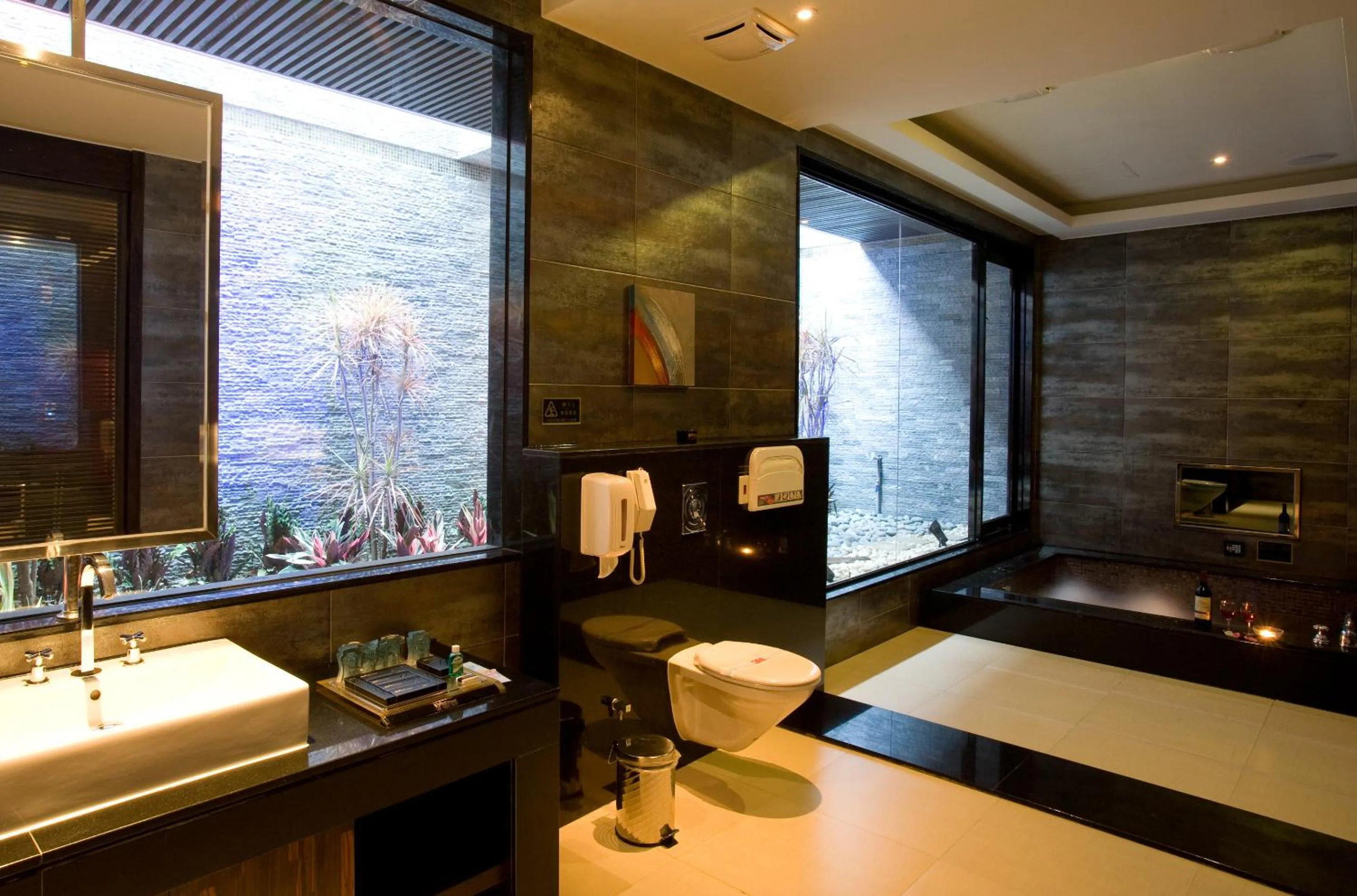 Bathroom in Yes Motel