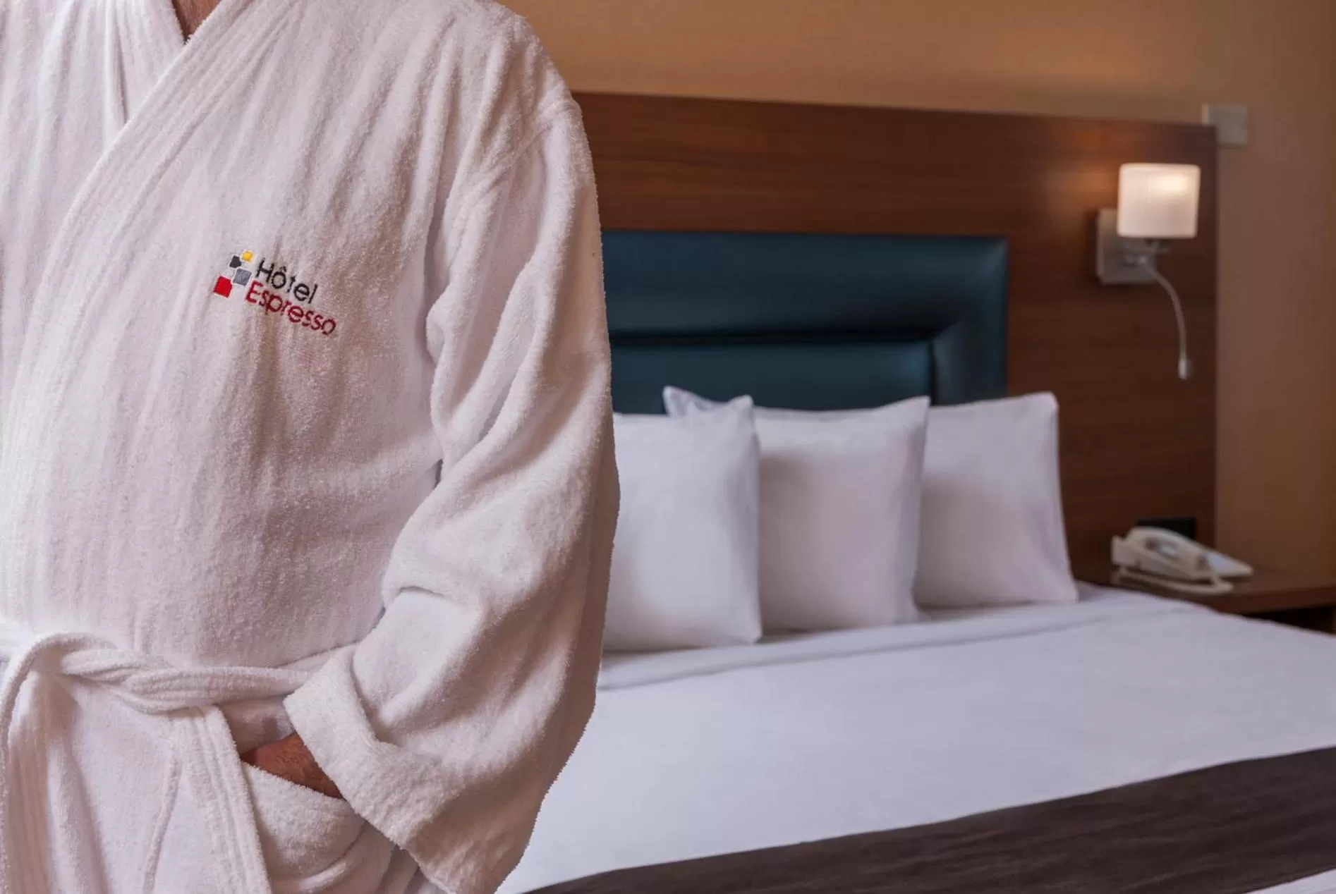 Bed in Hotel Espresso Montreal Centre-Ville / Downtown