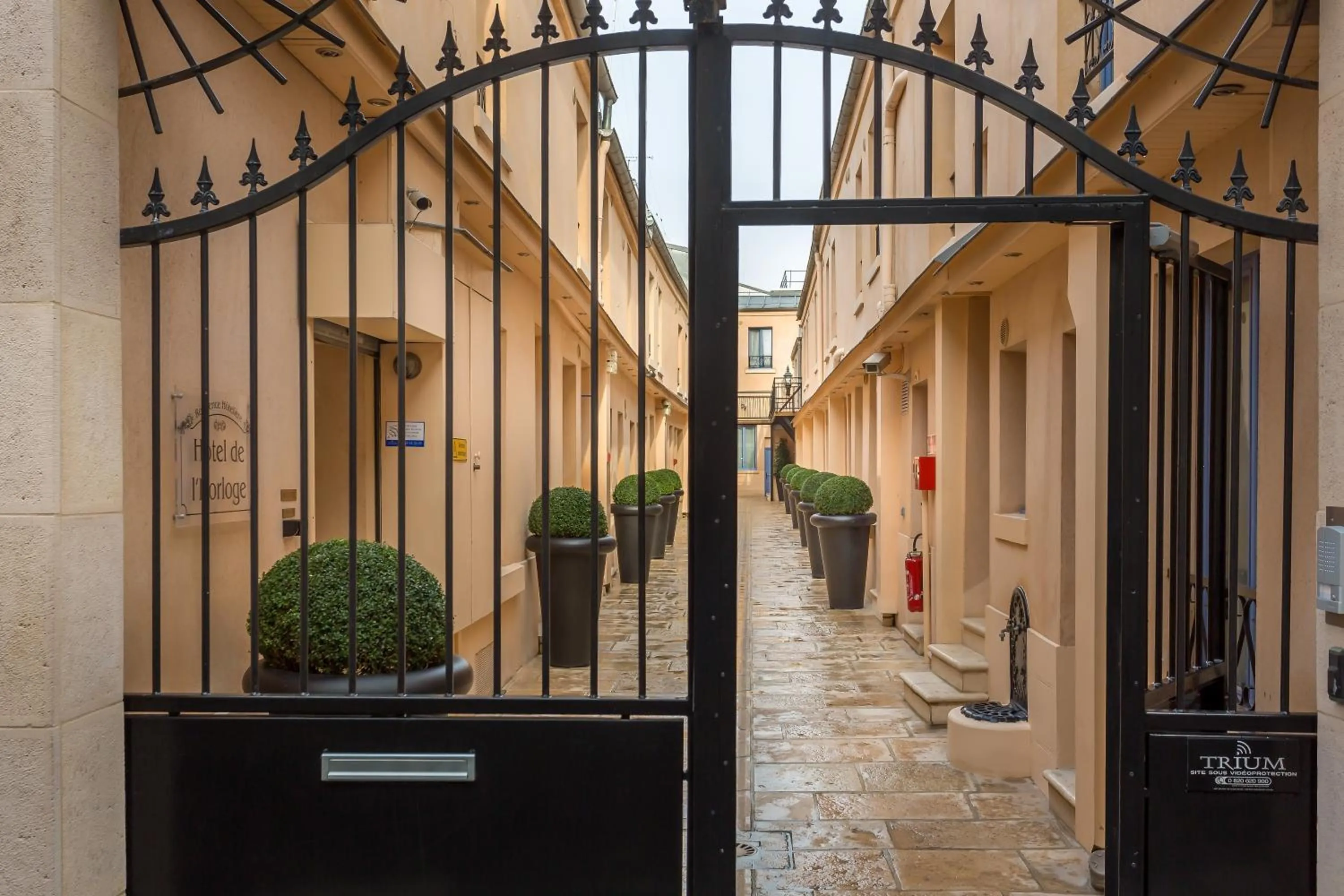 Facade/entrance in Hotel De L'Horloge