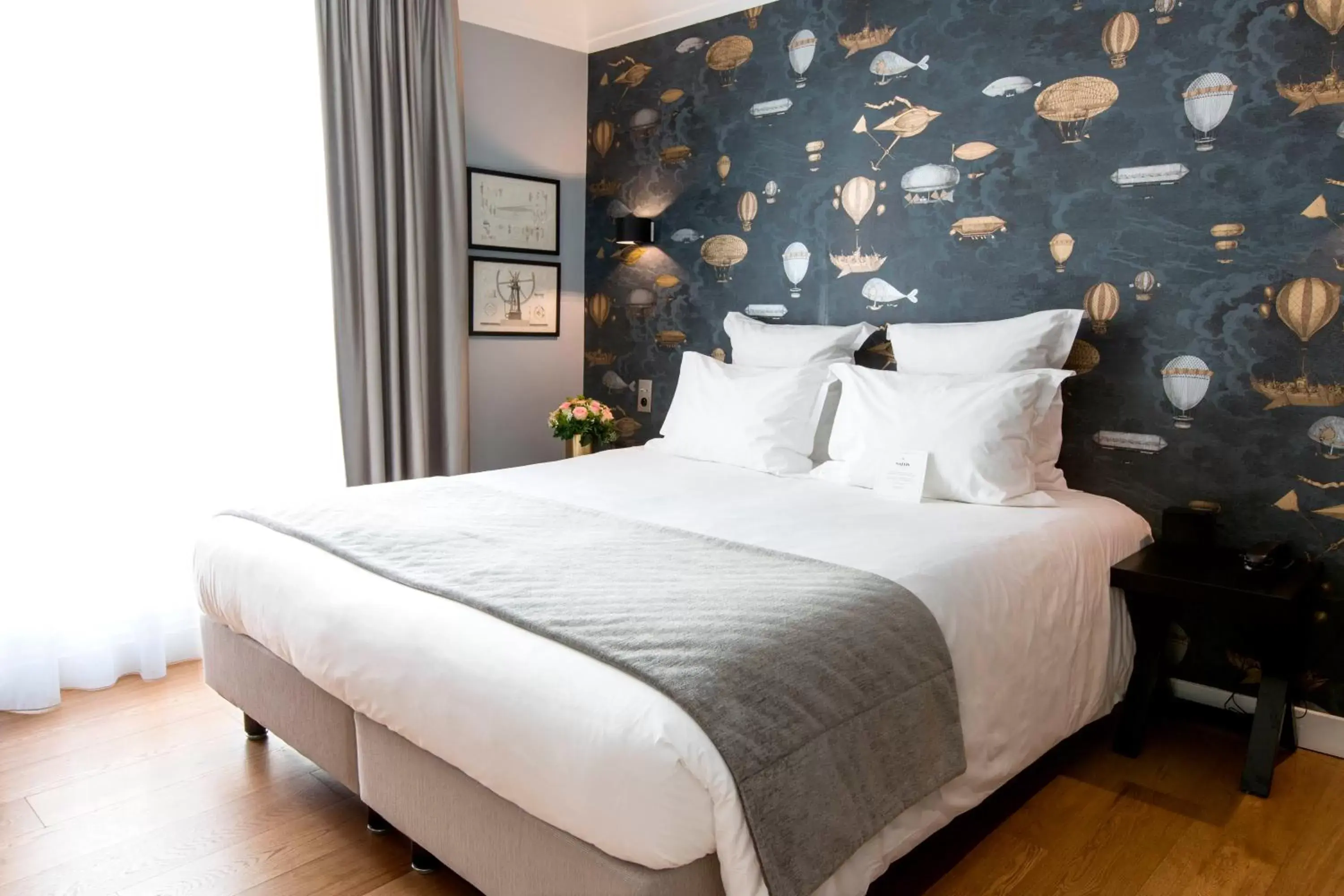 Elegance Double or Twin Room with Balcony in Hôtel Mathis Elysées Elegance Double or Twin Room with Balcony in Hôtel Mathis Elysées