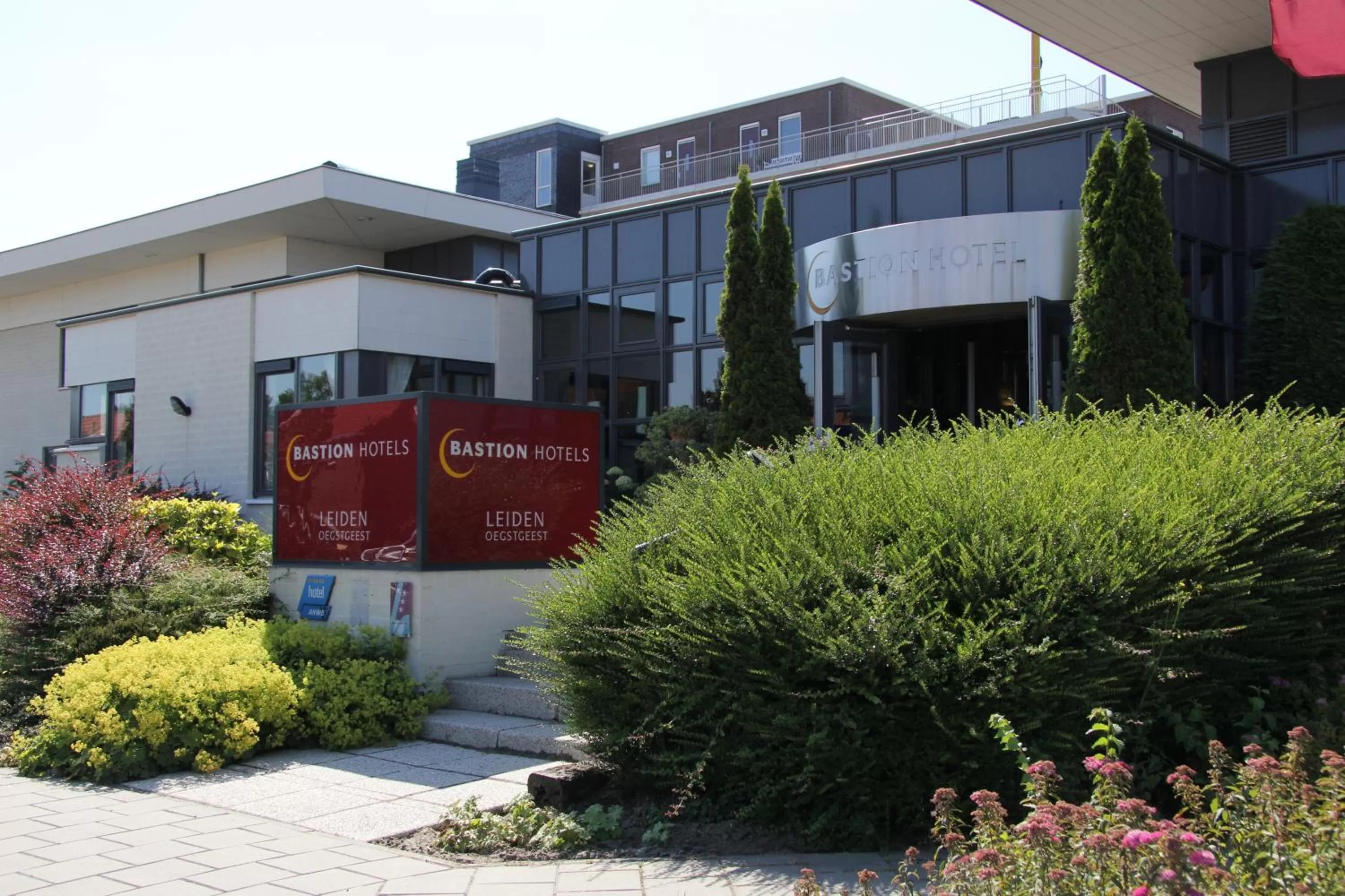 Property building in Bastion Hotel Leiden Oegstgeest